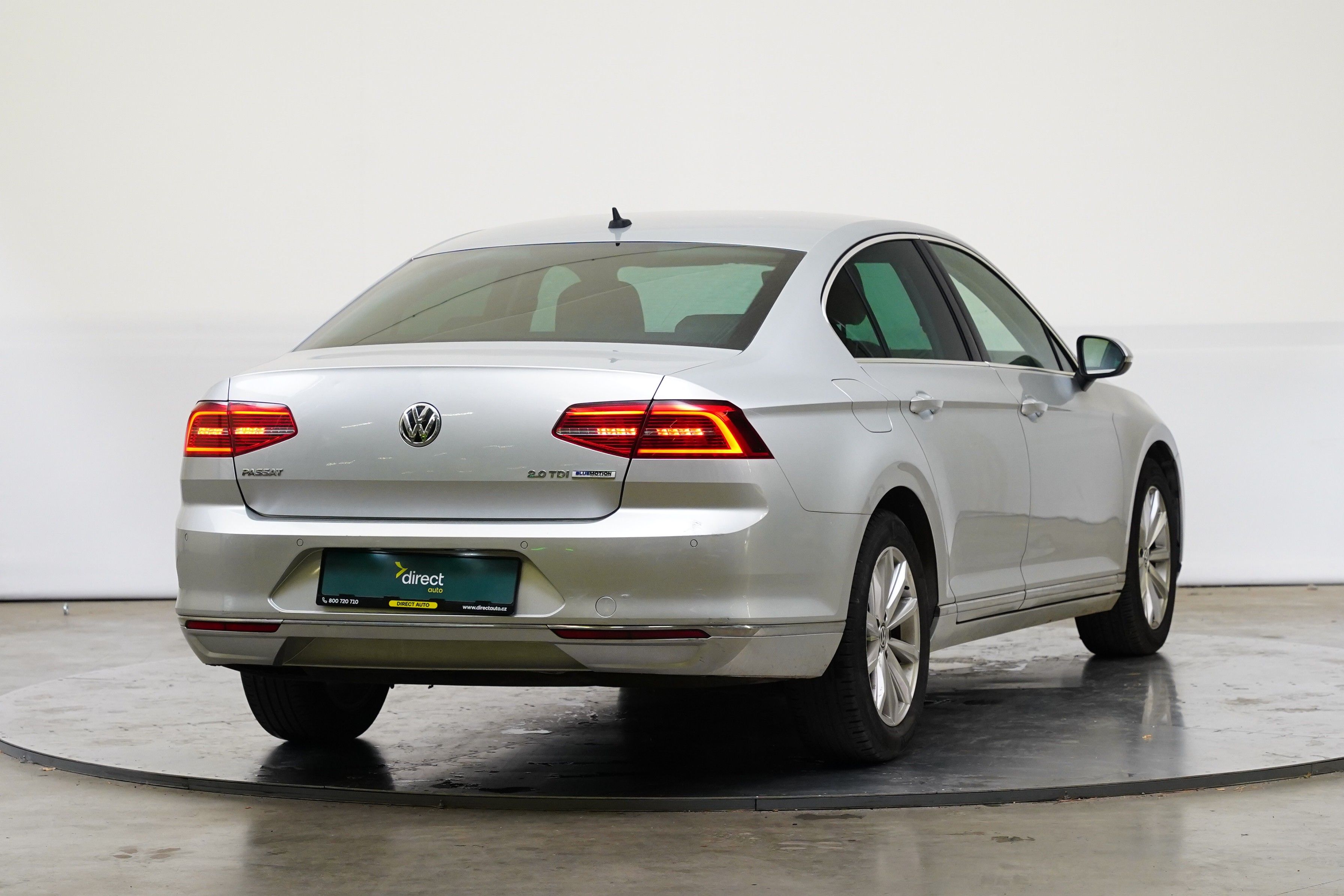 Volkswagen Passat, 2.0 TDI 110kW DSG Highline - fotka 2