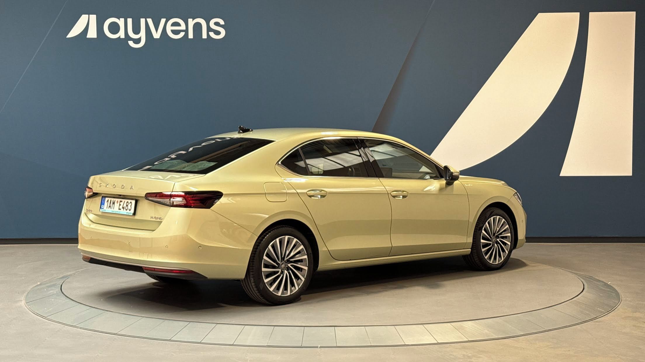 Škoda Superb, 1.5 TSI 110kW ACT L&K DSG - fotka 2