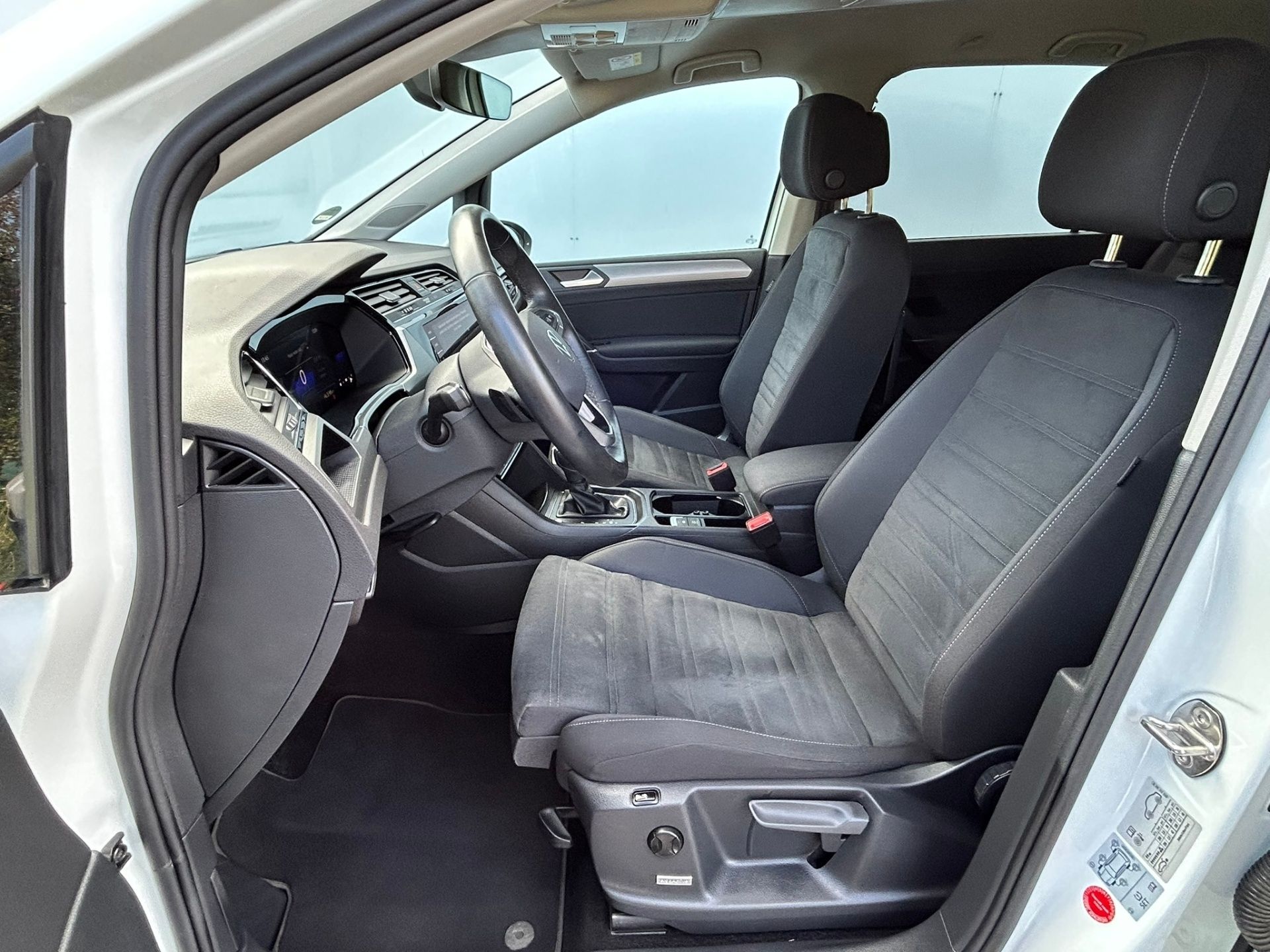 Volkswagen Touran, 2.0 TDI 110kW DSG tažné - fotka 6