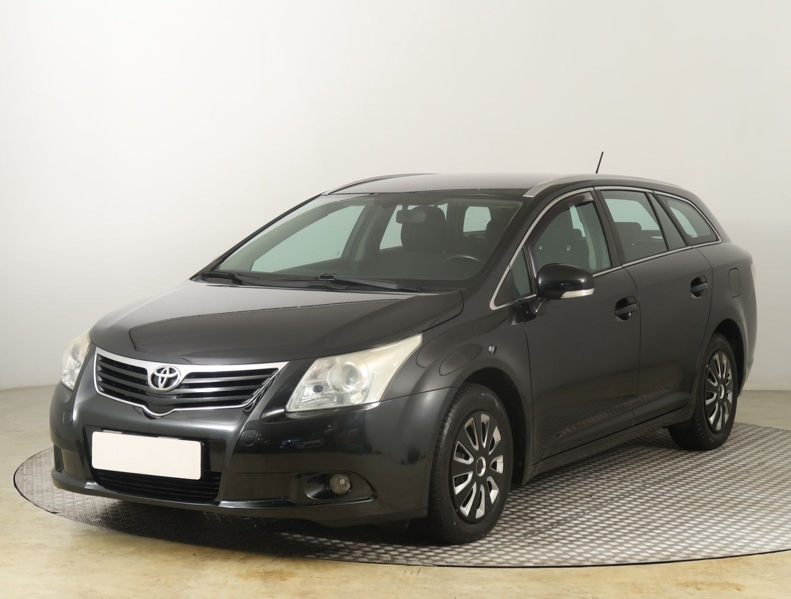 Toyota Avensis, 1.8 Valvematic, po STK - fotka 3