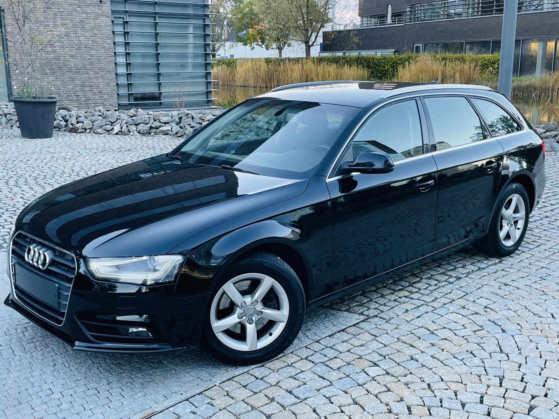 Audi A4, 2.0TDI MAN VÝHŘEV SERVISKA LED - fotka 3