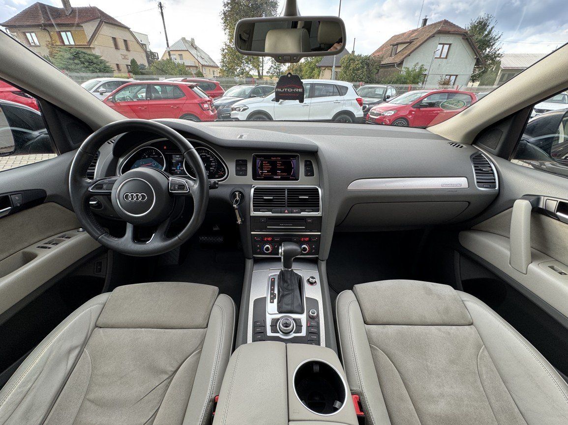 Audi Q7, 3.0TDi S-Line Vzduch Panorama - fotka 6