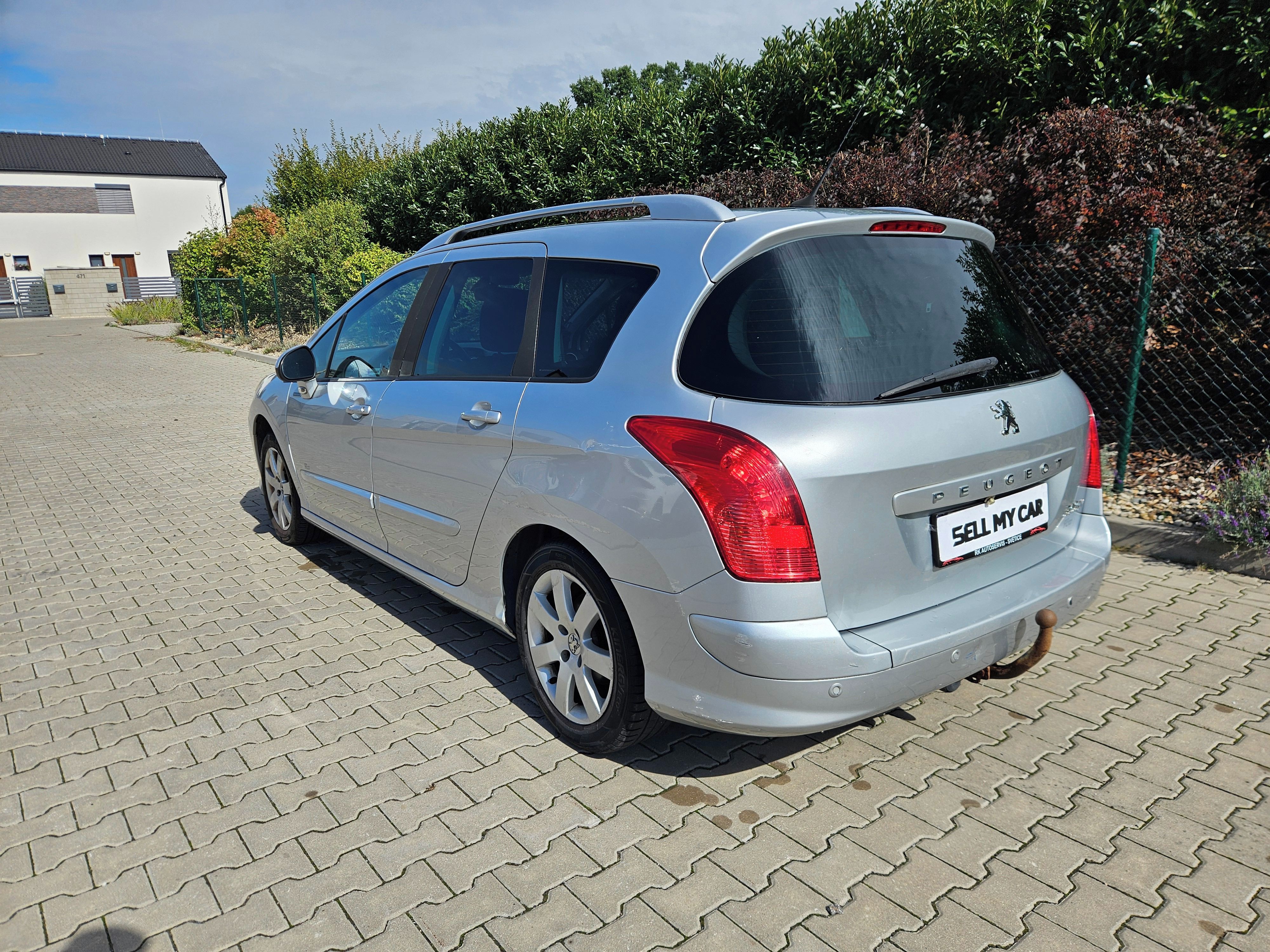 Peugeot 308, 1,6/68kW ČR 7.míst Pano Tažné - fotka 5