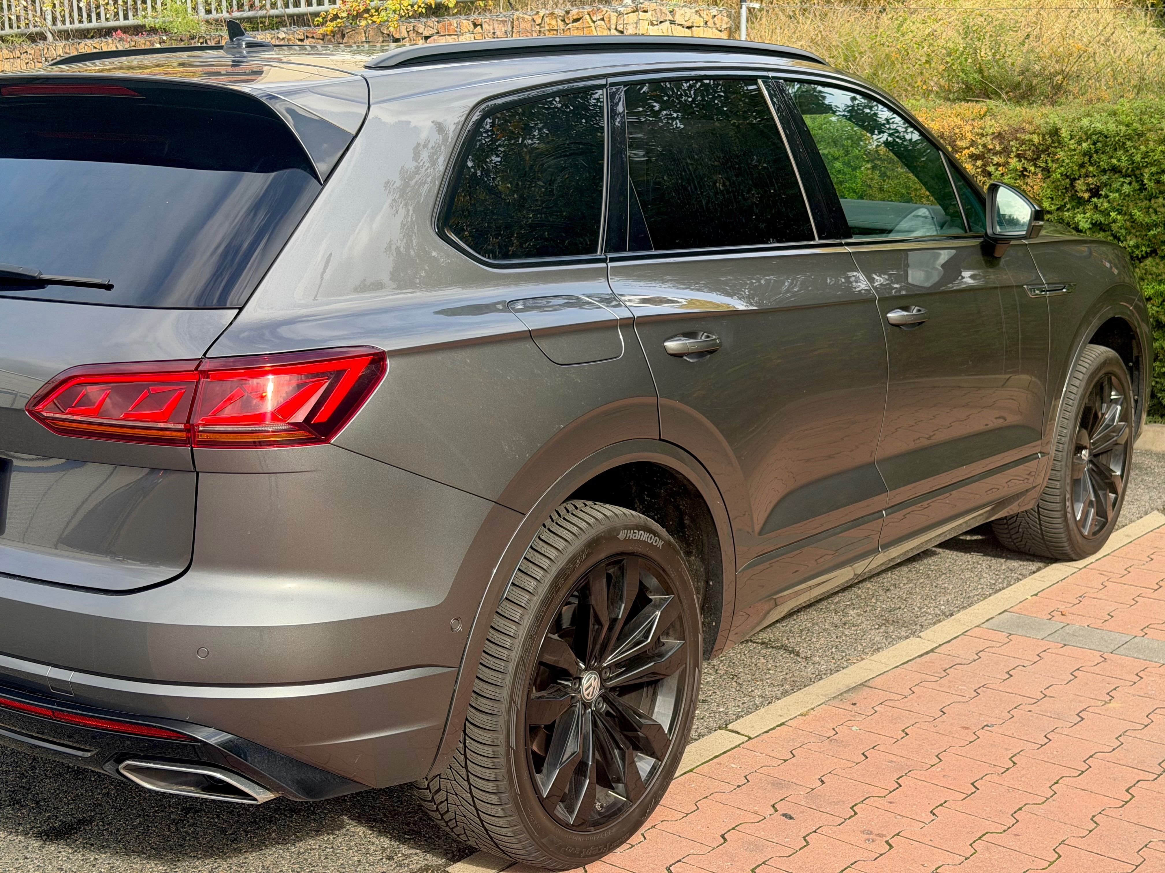 Volkswagen Touareg, R-line 3.0 210kW CZ vzduch taž - fotka 6