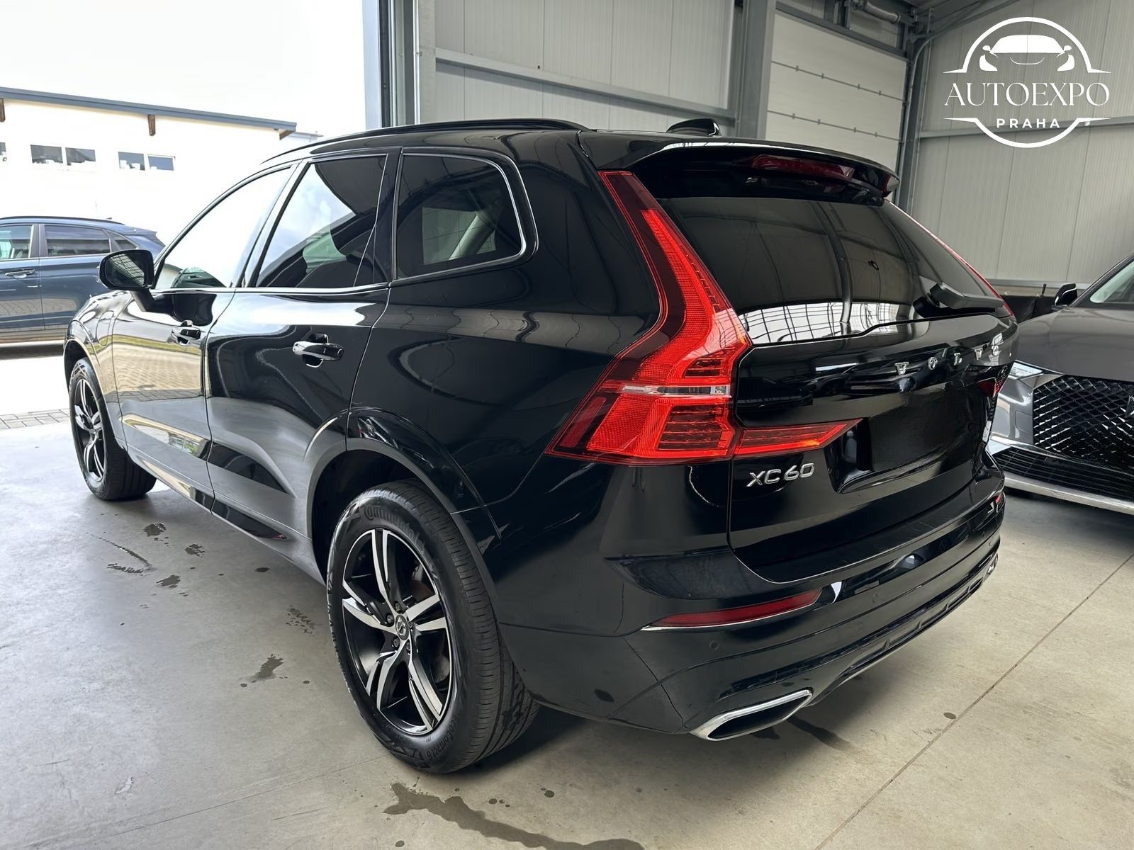 Volvo XC60, T6 R Design*AWD*PANORAMA - fotka 6