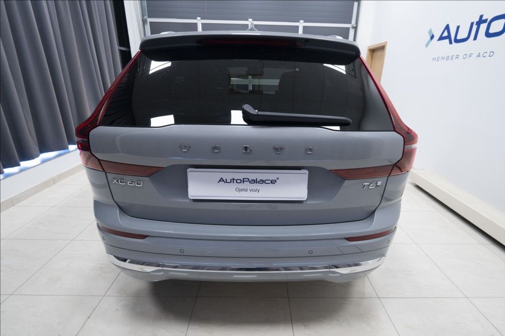 Volvo XC60, 2,0 T6 PLUG-IN HYBRID AWD ČR - fotka 5