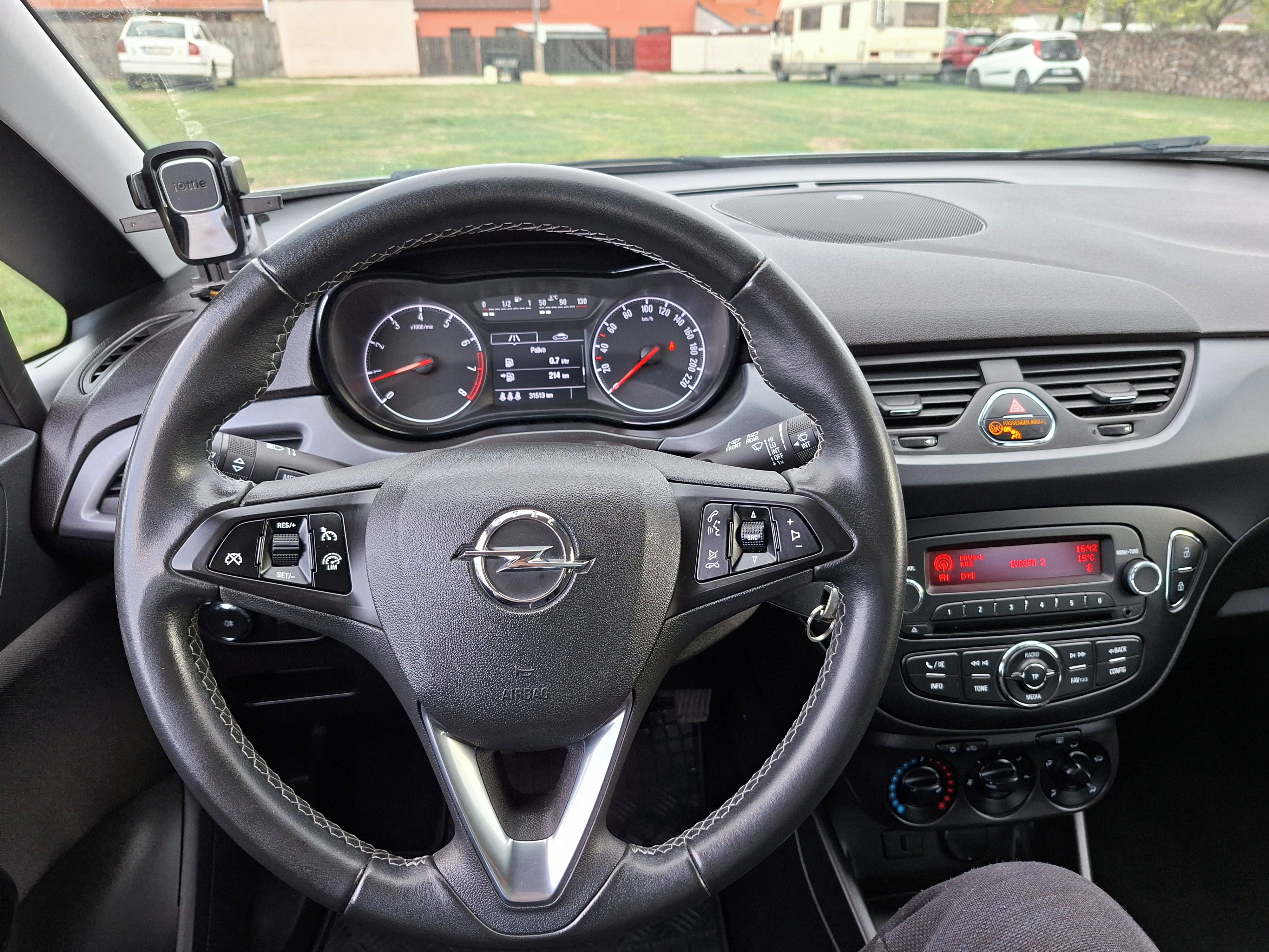 Opel Corsa, Opel corsa 1,2 51 kw 31500 km! - fotka 6