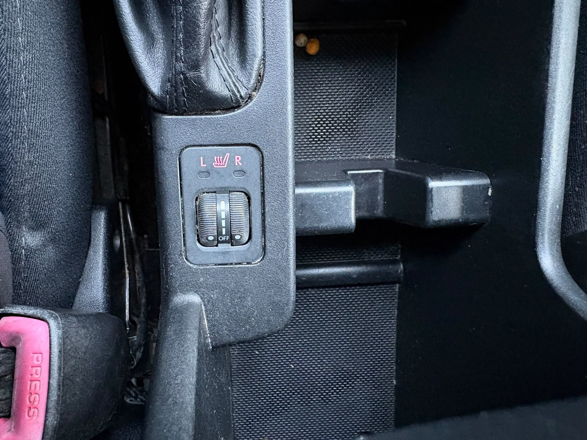 Subaru Forester, 2,0 i 110 KW 4x4 automat Panor - fotka 2