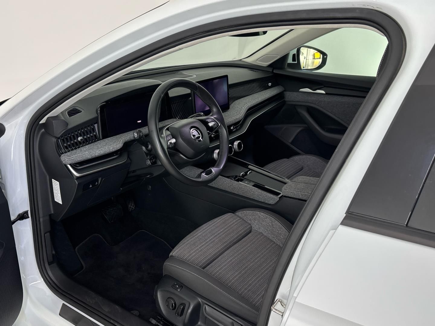 Škoda Superb, 2.0 TDI / 110 kW Selection DSG - fotka 6