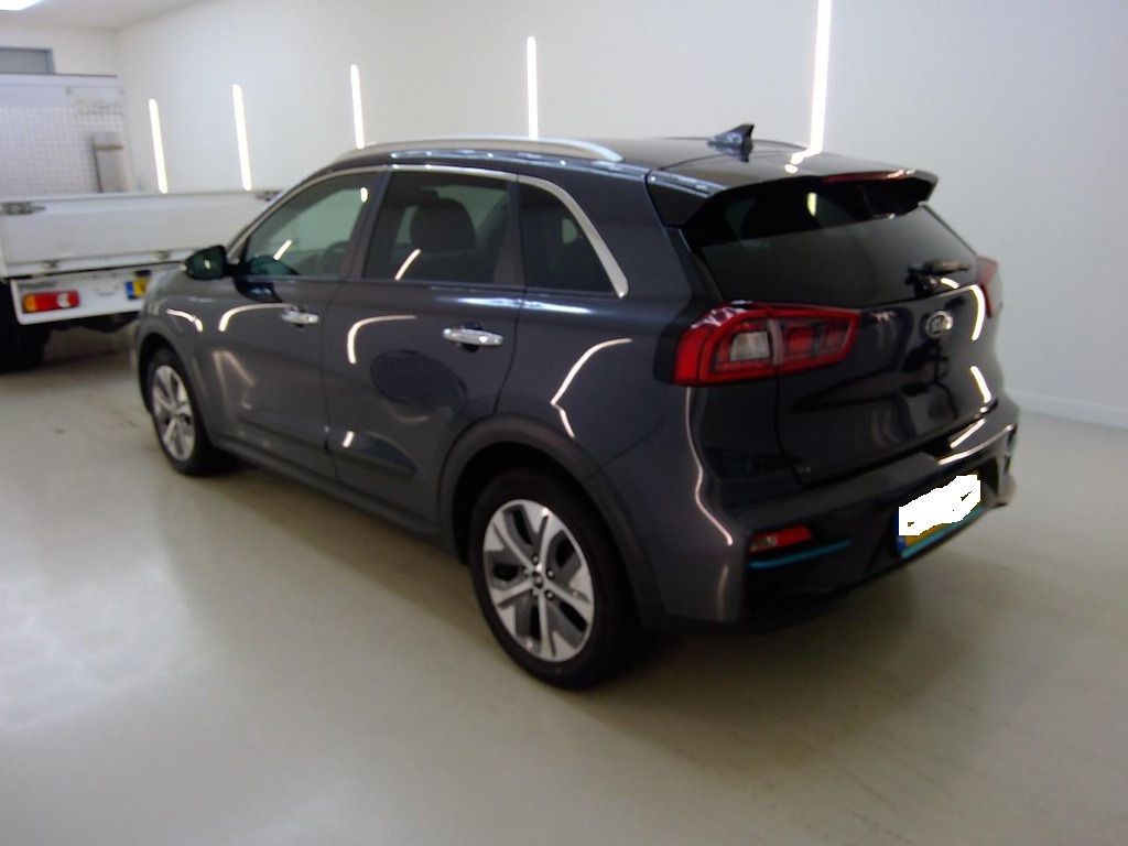 Kia Niro, 150kw  100% Executive Line - fotka 4