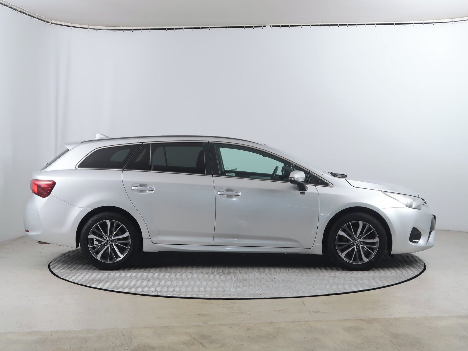 Toyota Avensis, 2.0 D-4D, Serv.kniha - fotka 6