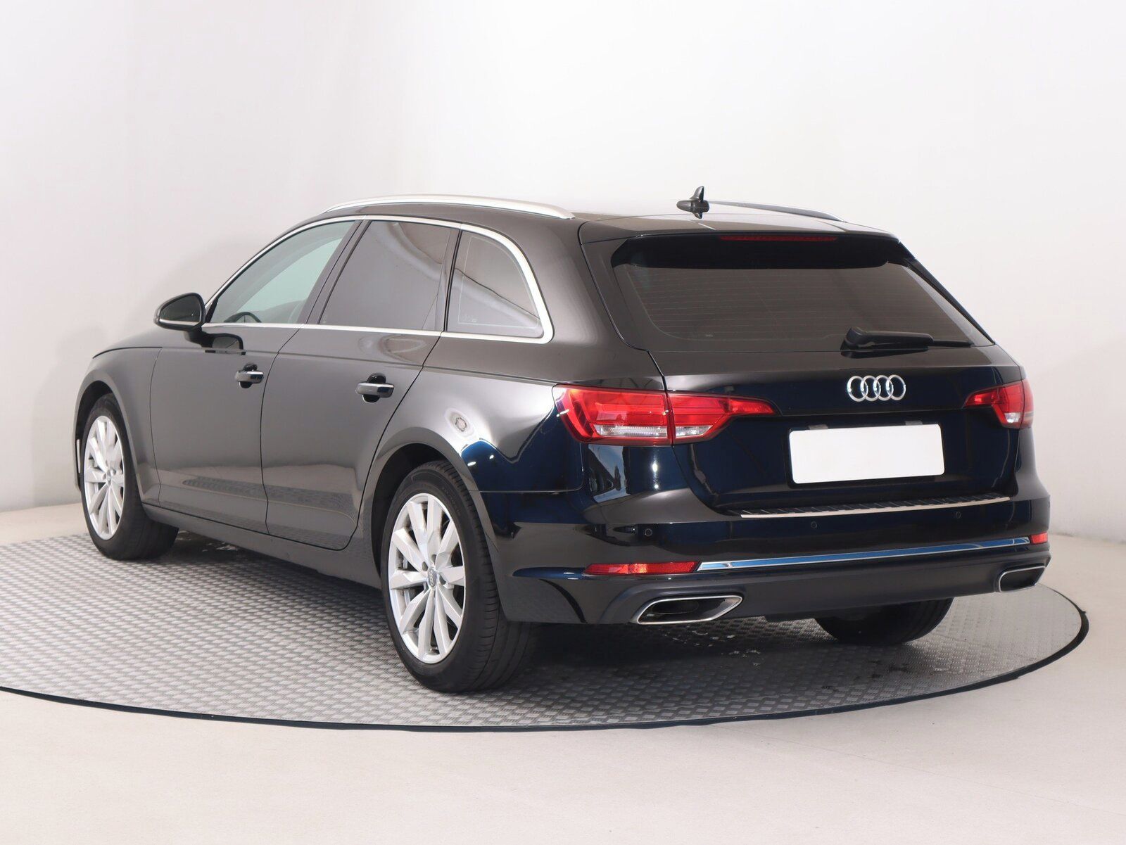 Audi A4, 2.0 TDI, Automat - fotka 4