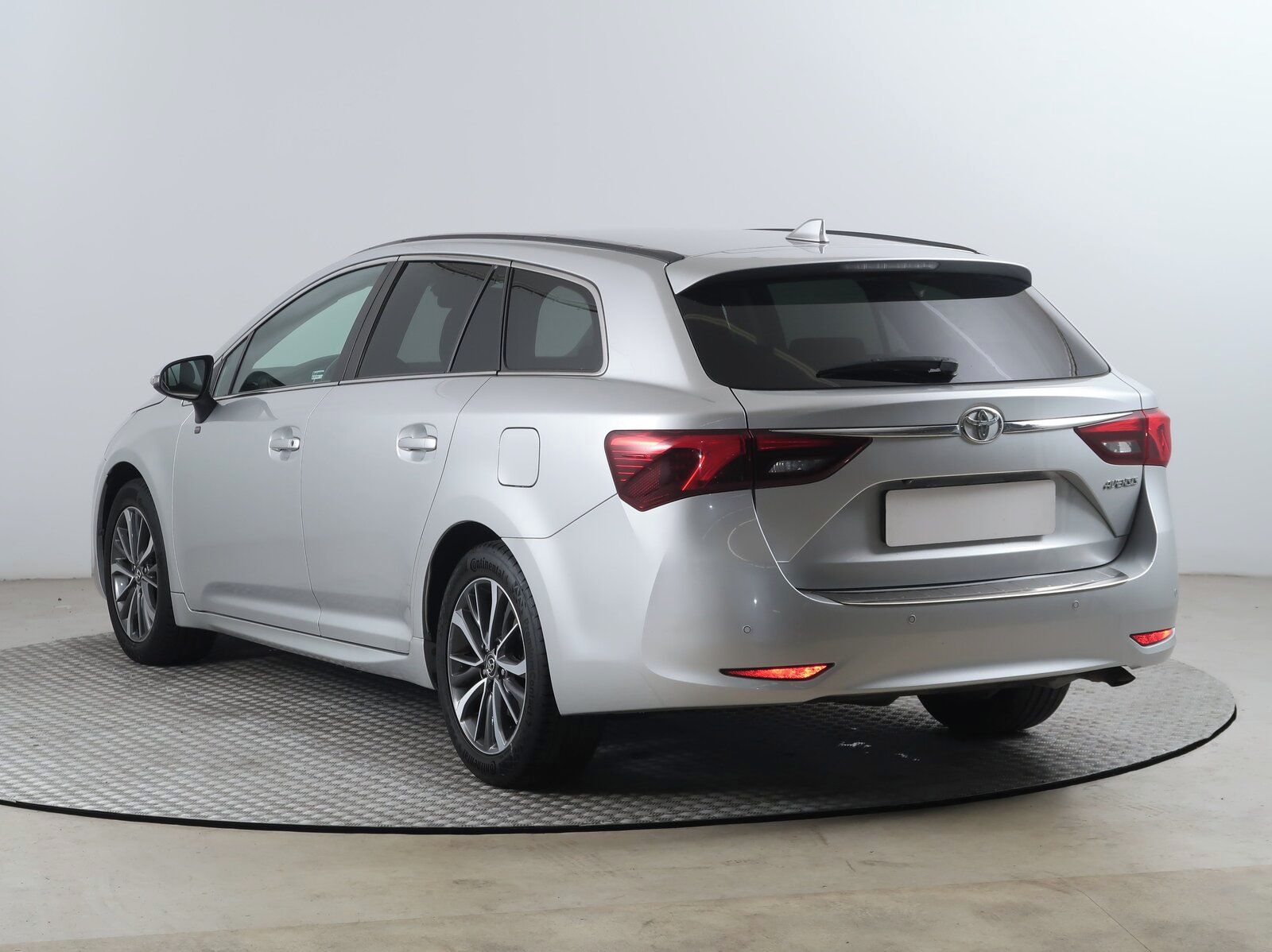 Toyota Avensis, 2.0 D-4D, Serv.kniha - fotka 4