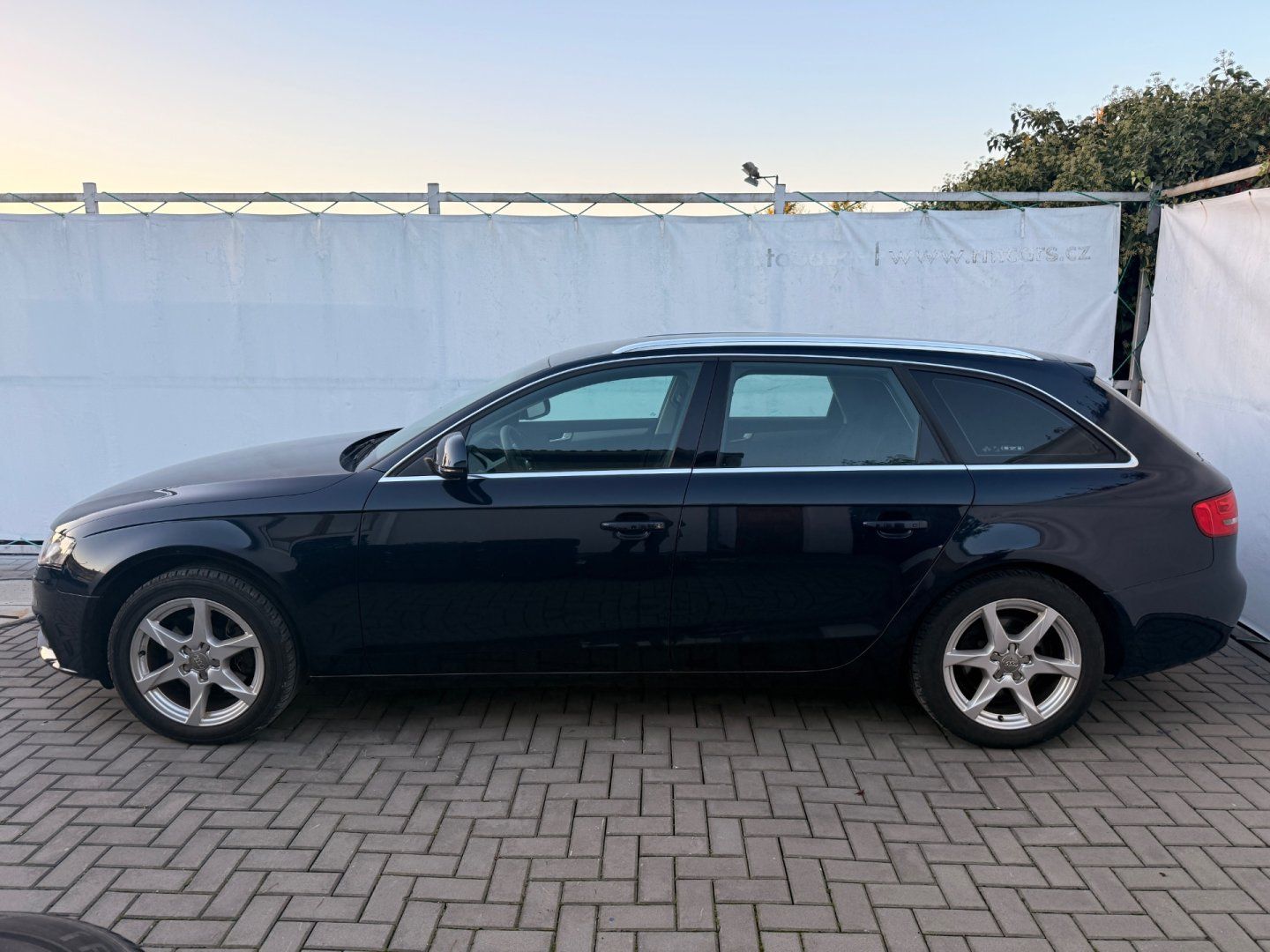 Audi A4, 1.8 TSI 118kW*1.Maj*ČR*CEBIA* - fotka 3