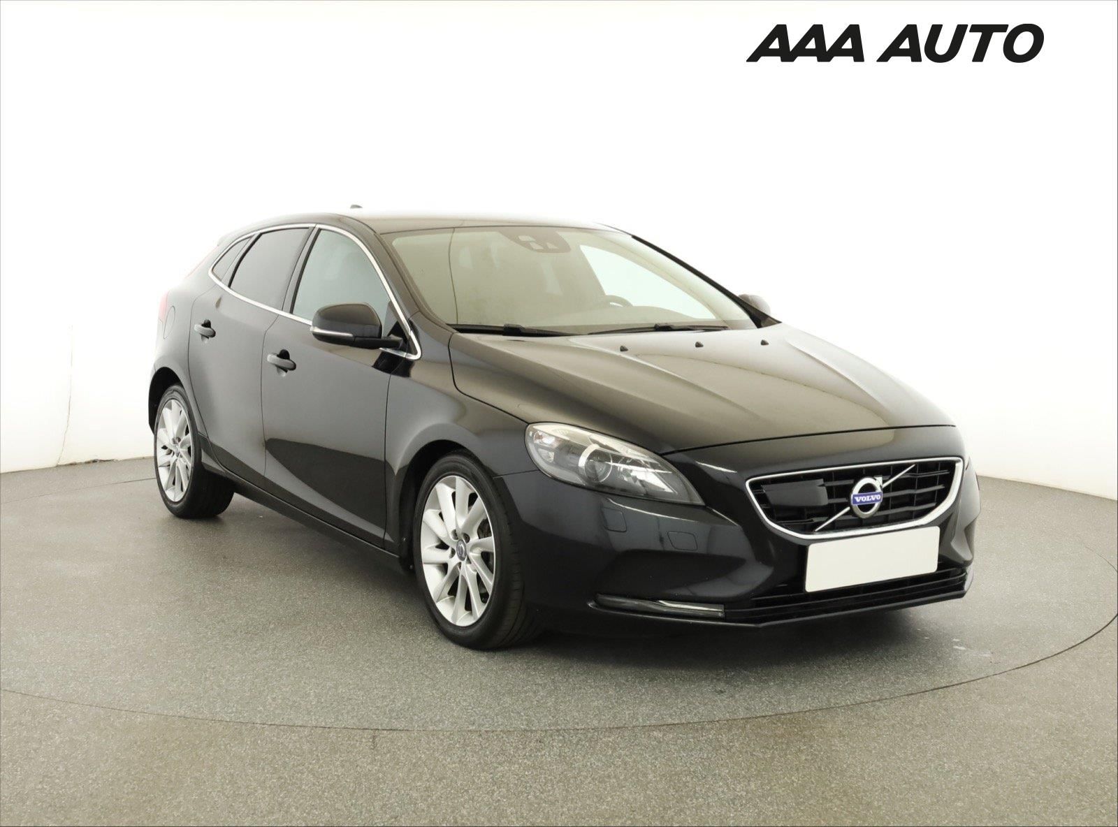 Volvo V40, 1.6 D2, Serv.kniha, Navi