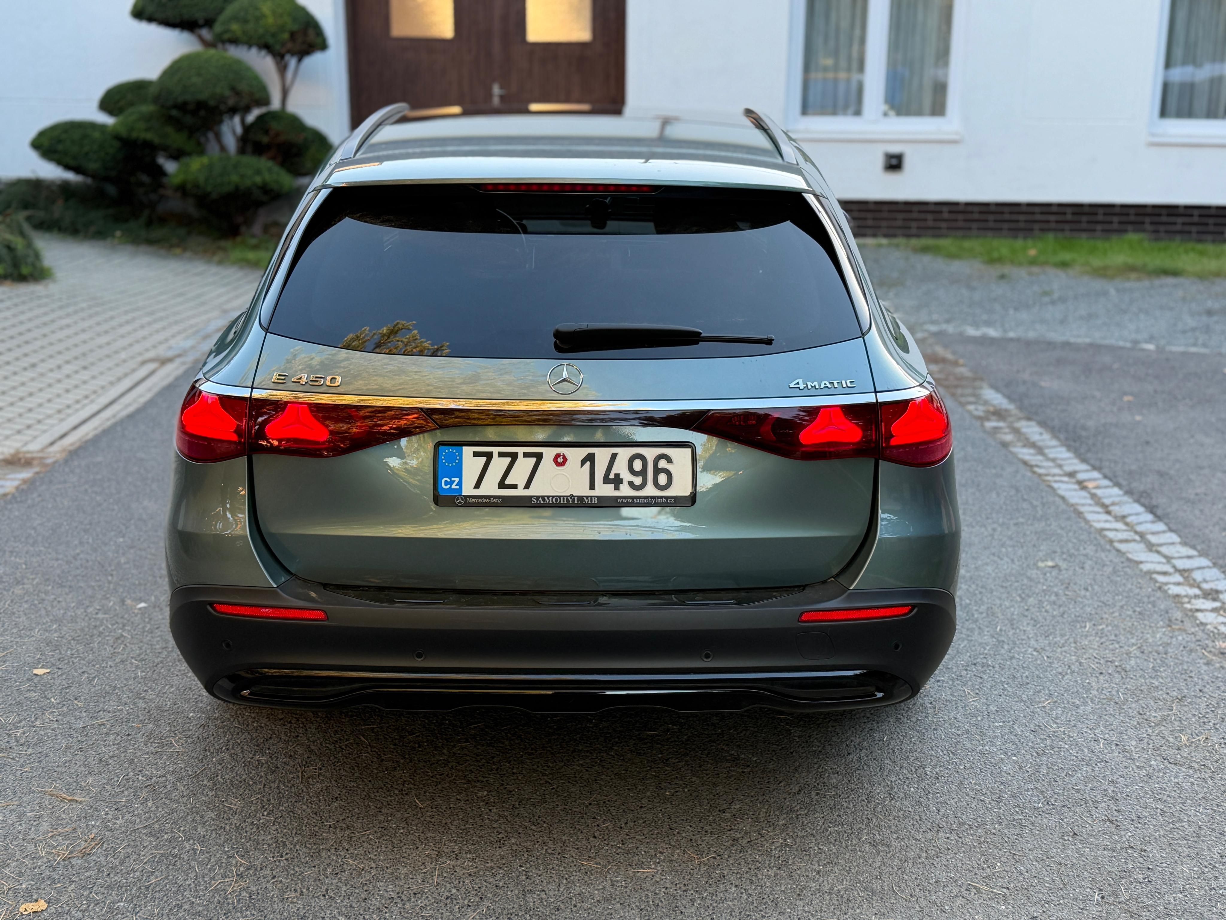 Mercedes-Benz Třídy E, Mercedes-Benz E 450 4MATIC - fotka 4