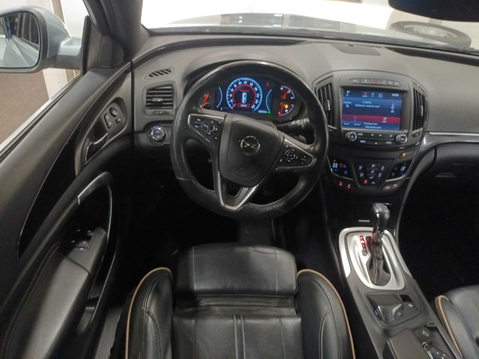 Opel Insignia, 2.0 BiTurbo CDTI, 4X4 - fotka 3