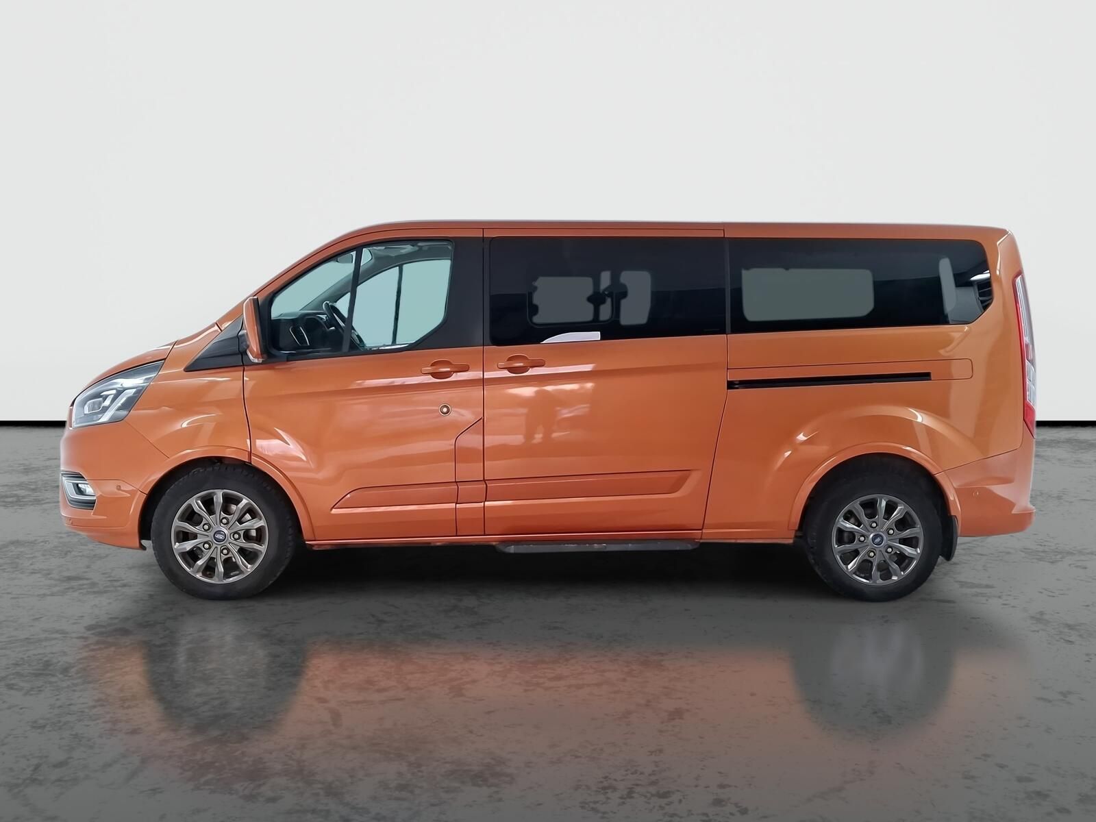 Ford Tourneo Custom, 2.0 EcoBlue, Titanium, Klima - fotka 3