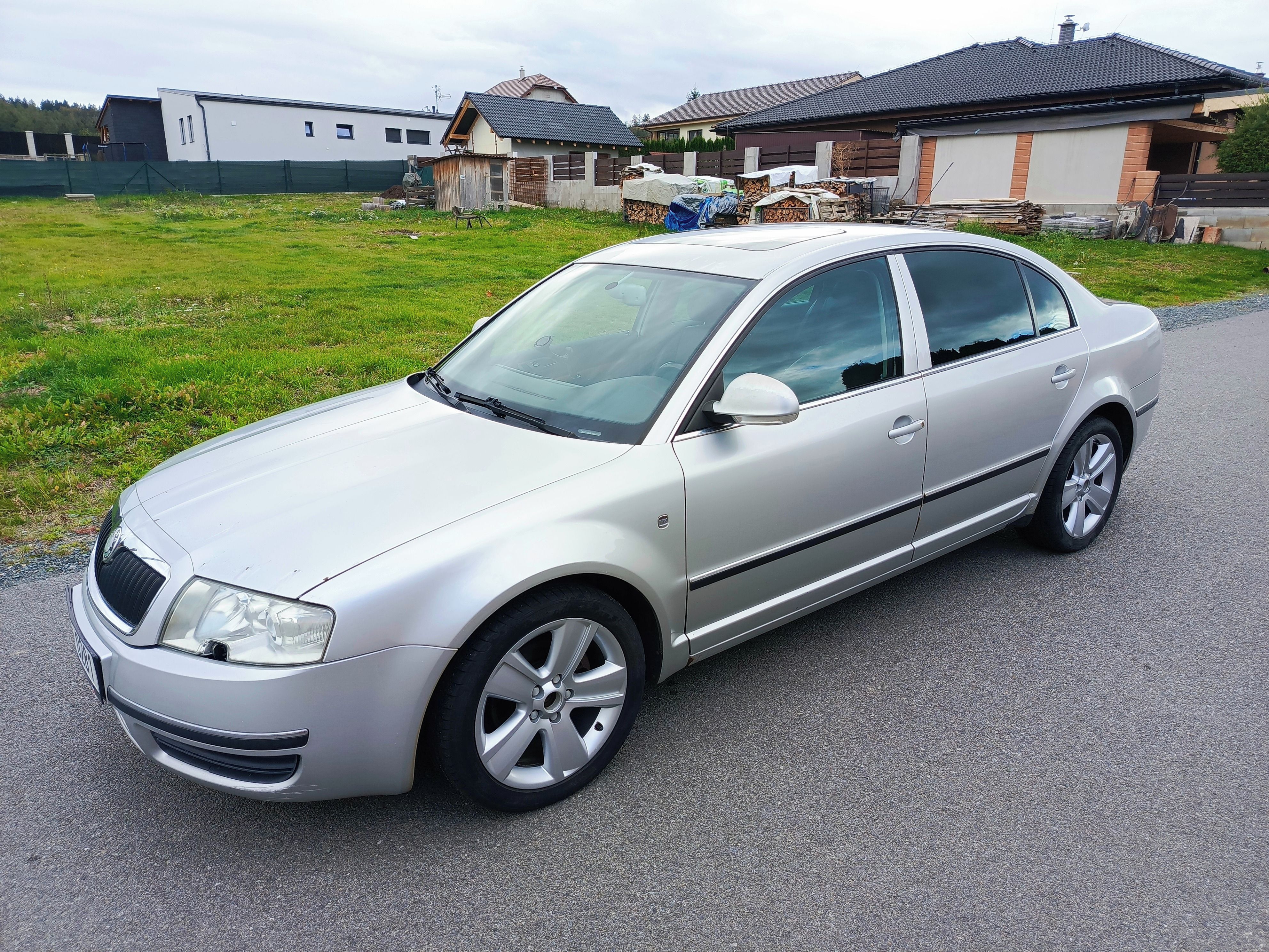 Škoda Superb, Superb 2.0 TDI 103 kW Elegance - fotka 3