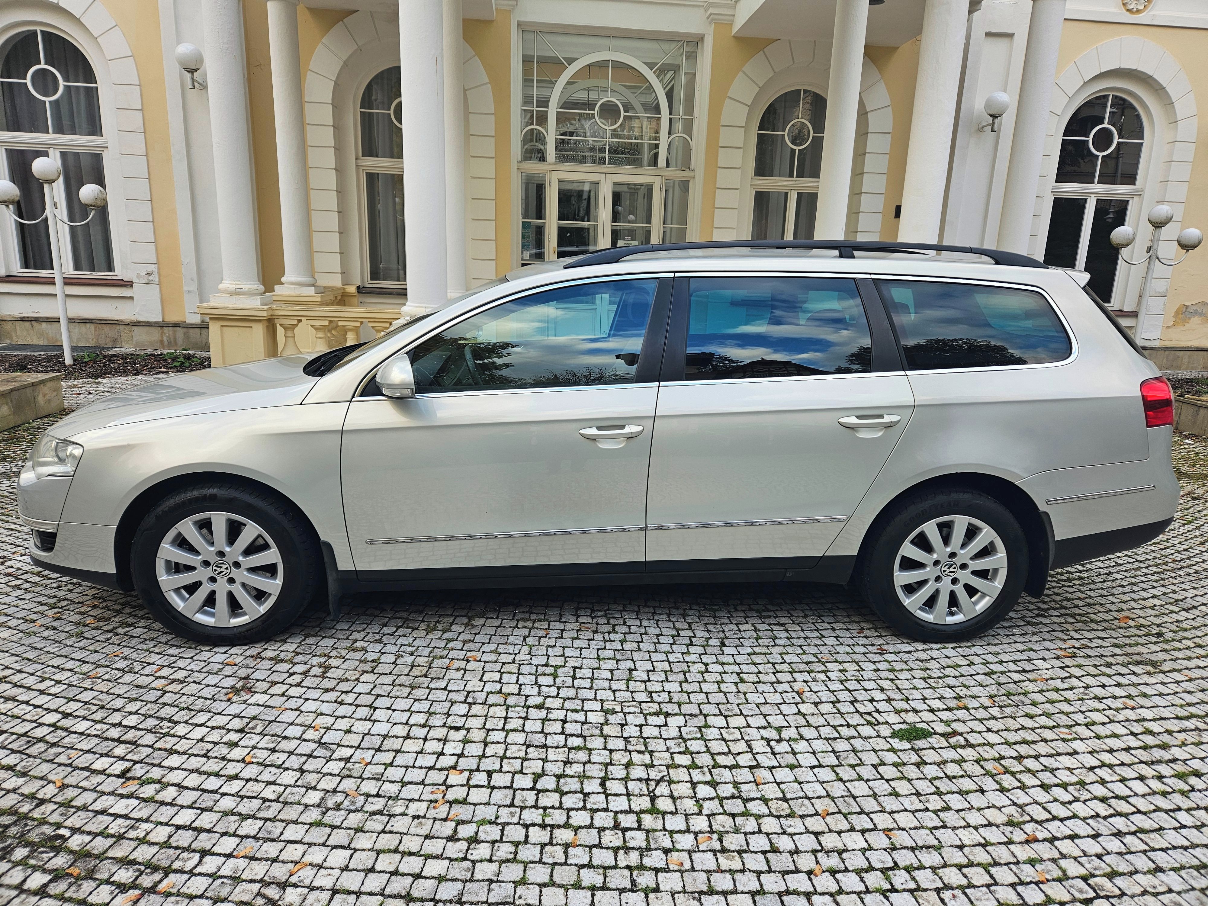 Volkswagen Passat Variant, Comfortline 1.maj TOP stav - fotka 2
