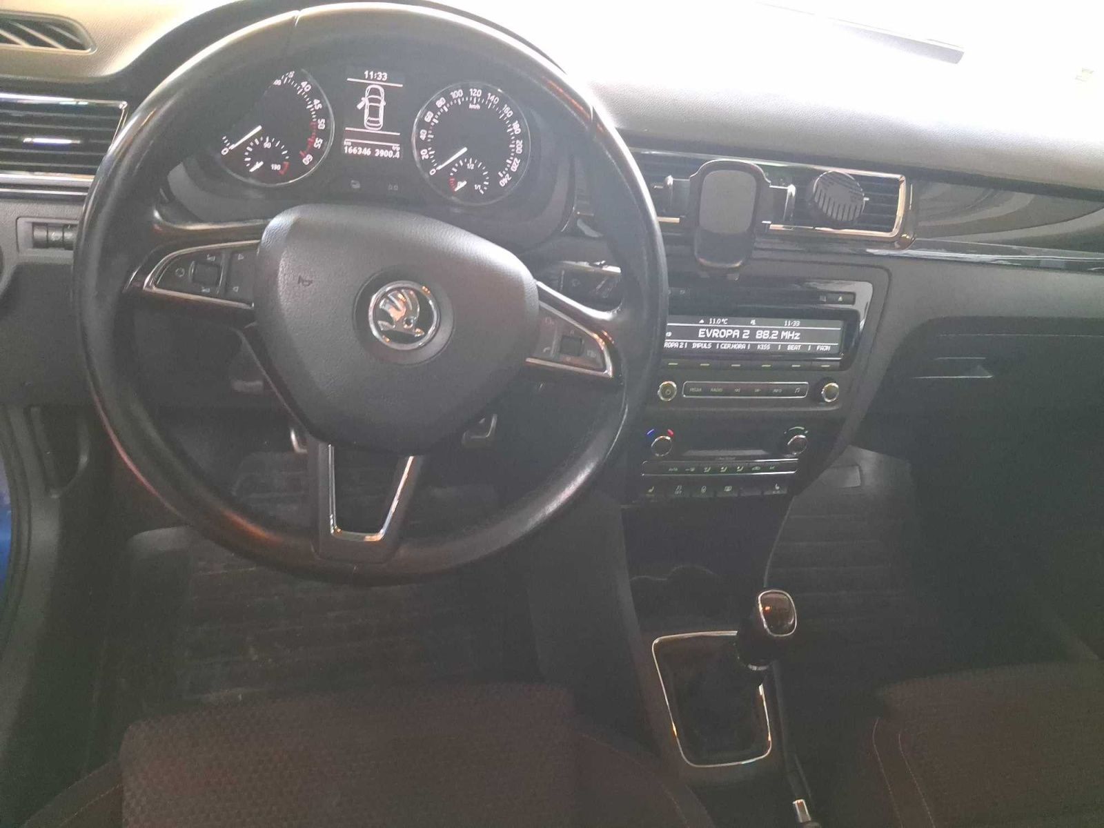 Škoda Rapid, 1.6 TDI, Automatická klima - fotka 3