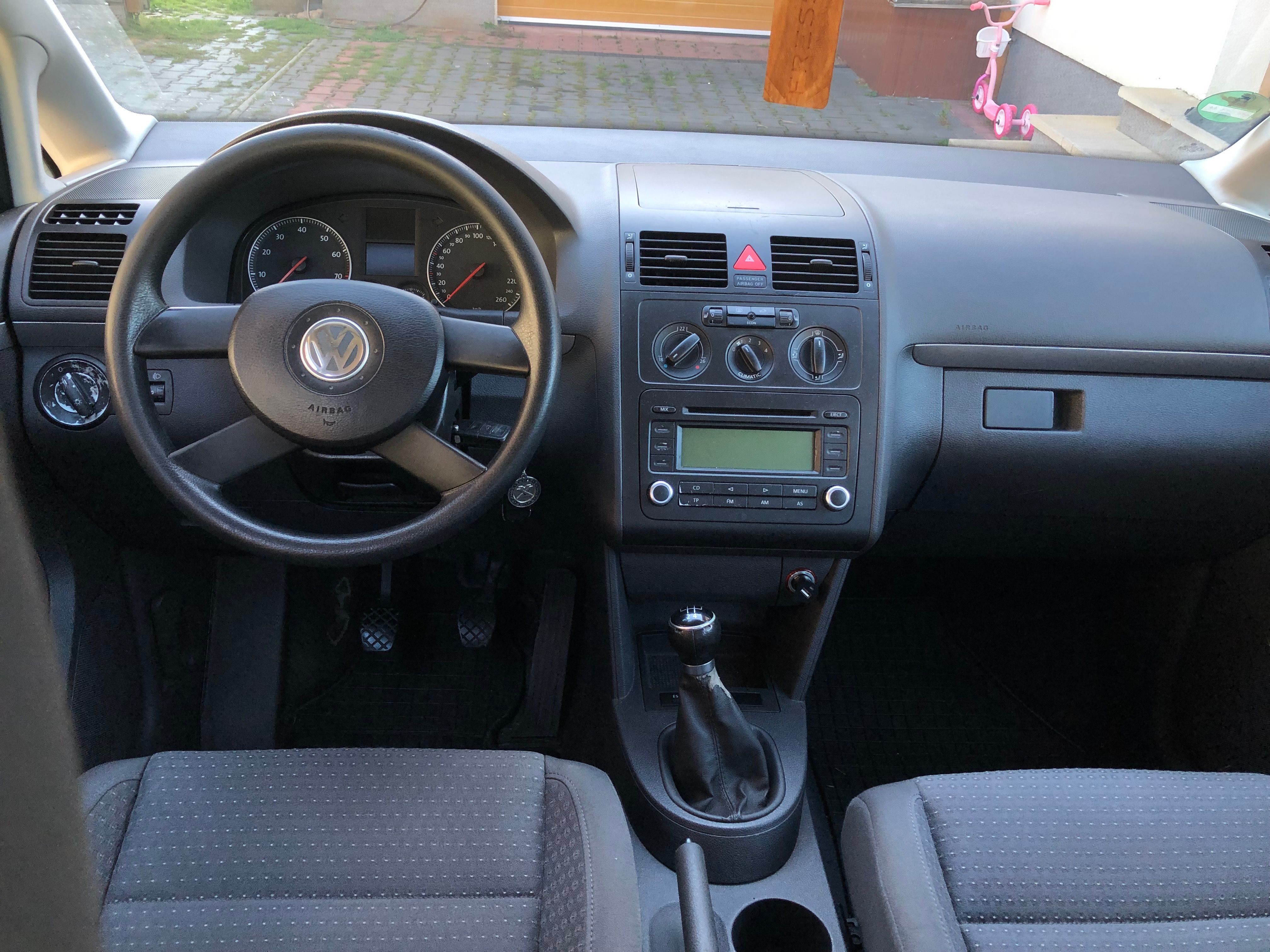Volkswagen Touran, 1,6 mpi - fotka 4