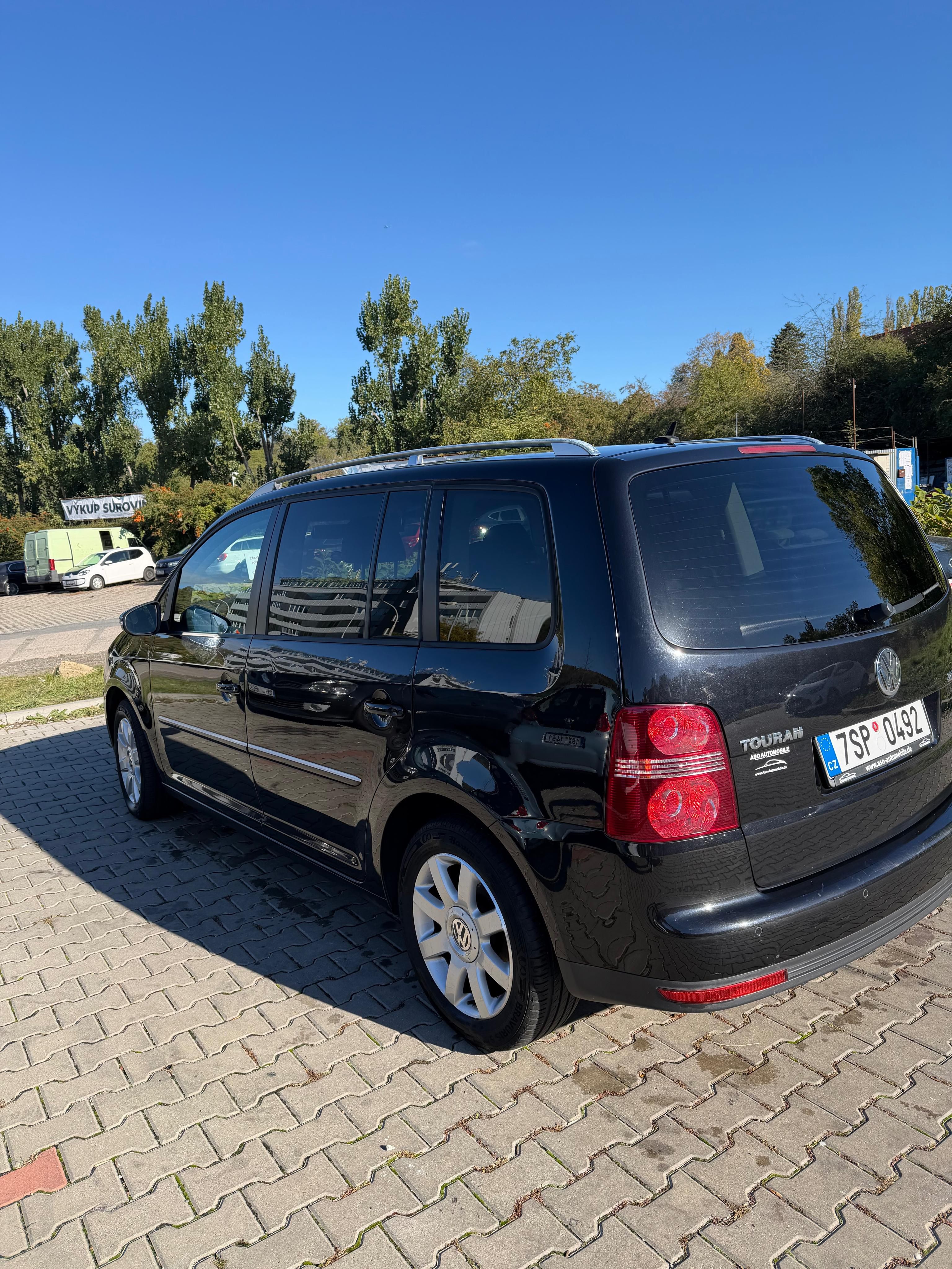 Volkswagen Touran, 2.0 TDI 125kw DSG - fotka 4