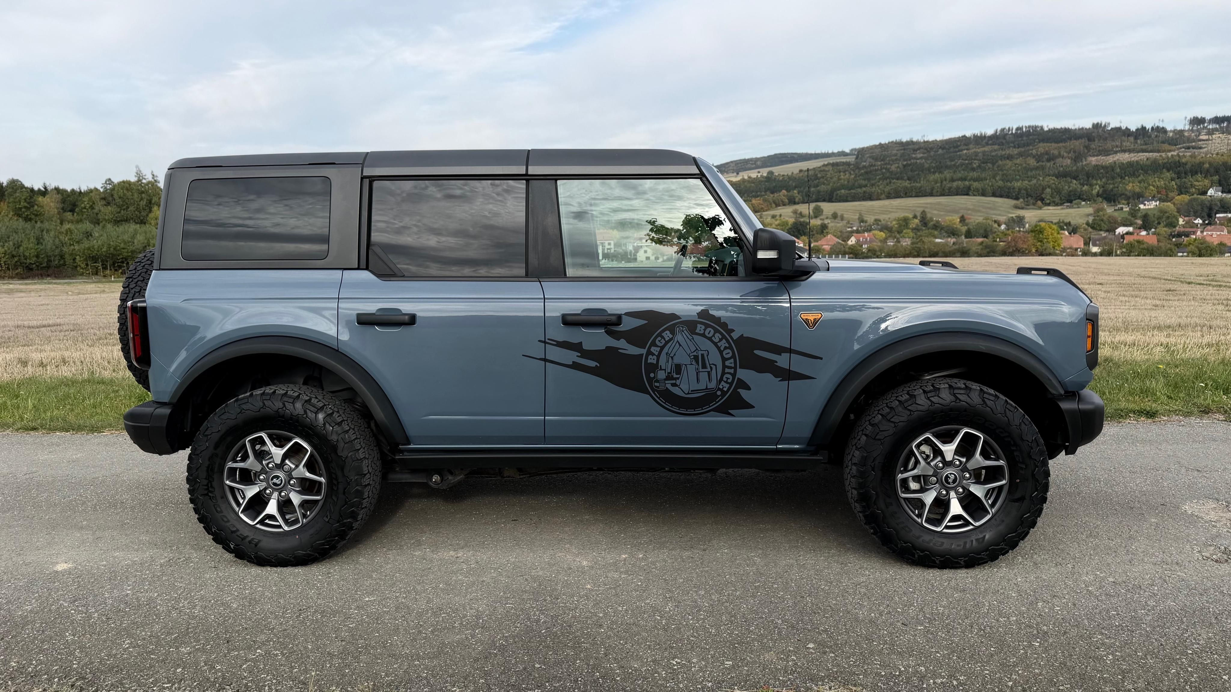 Ford Bronco, Badlands. Koupeno nové v ČR - fotka 2