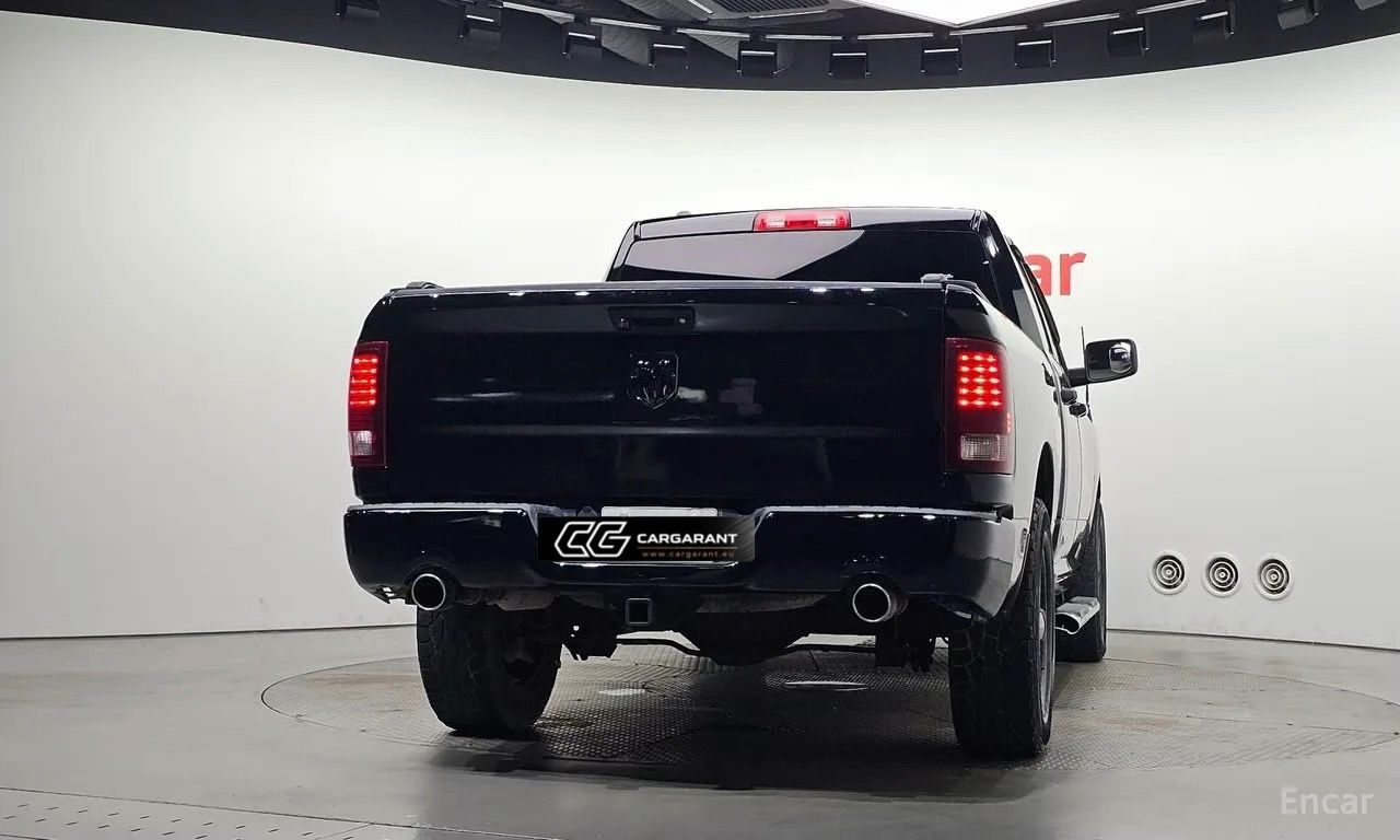 Dodge Ram, 5.7 V8, HEMI, EXCLUSIVE,DPH,EU - fotka 2