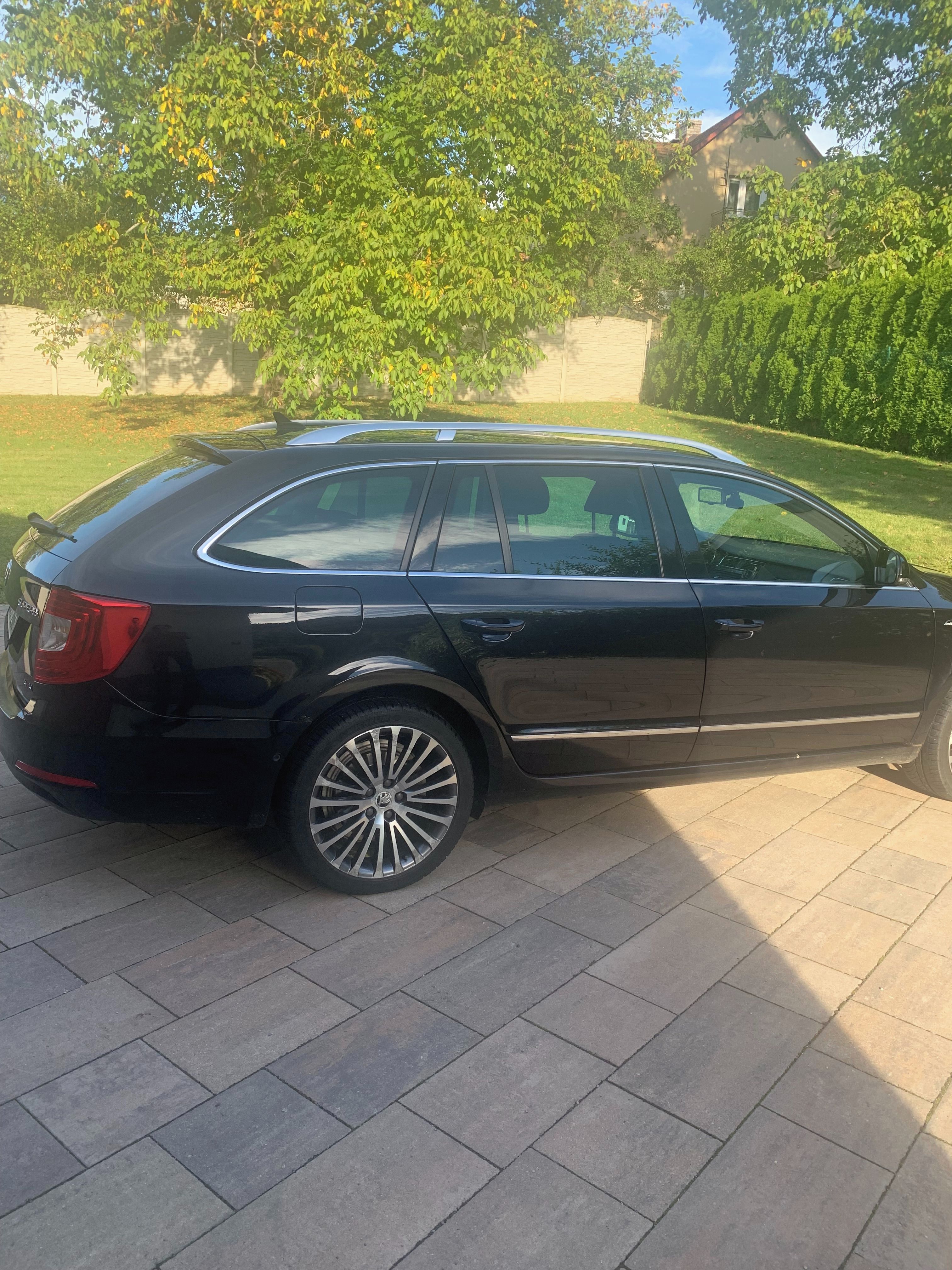 Škoda Superb, 4X4 DSG L&K 125KW - fotka 4
