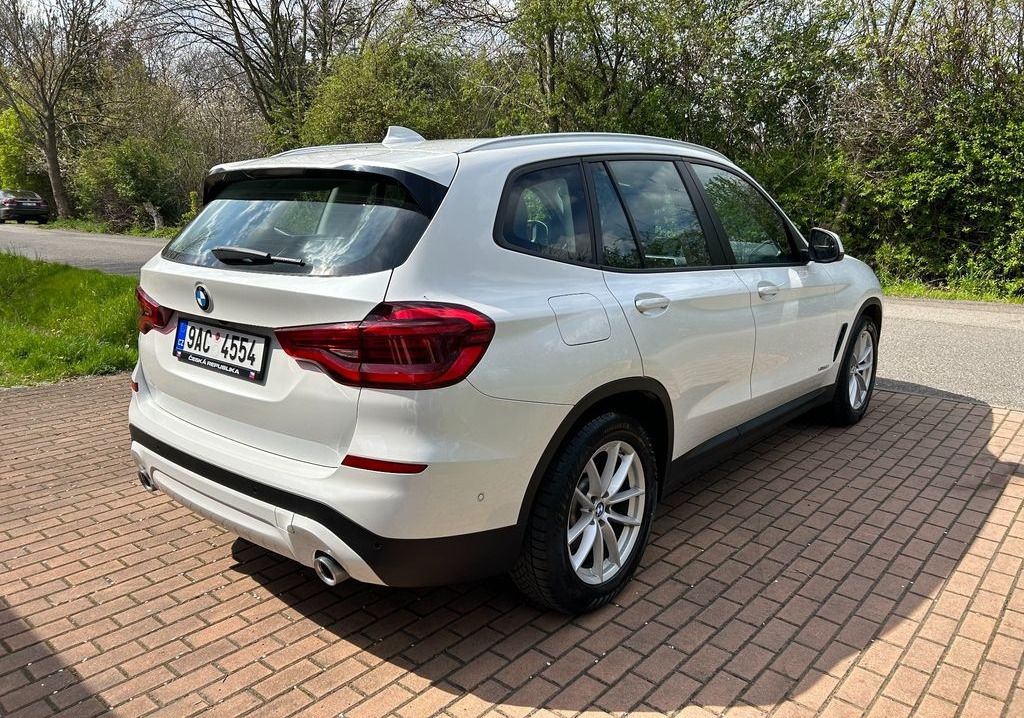 BMW X3, xDrive 20D - fotka 3