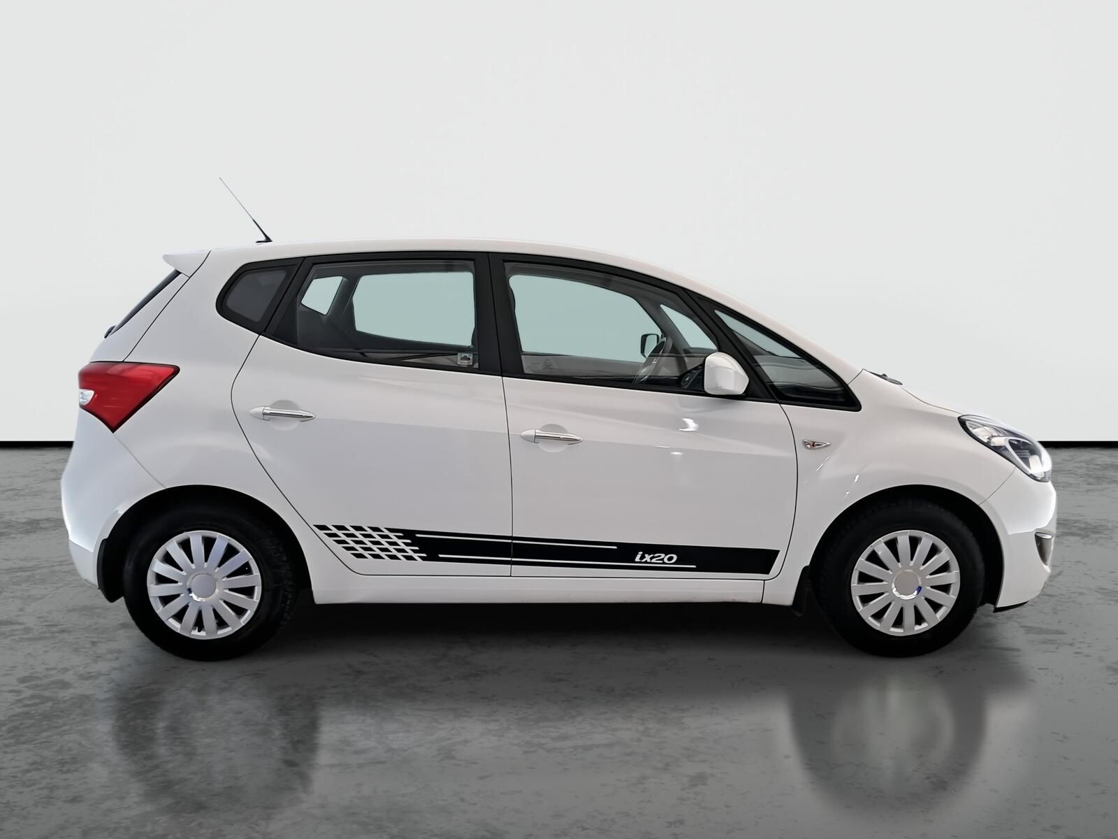 Hyundai ix20, 1.6 CVVT, Automat - fotka 6