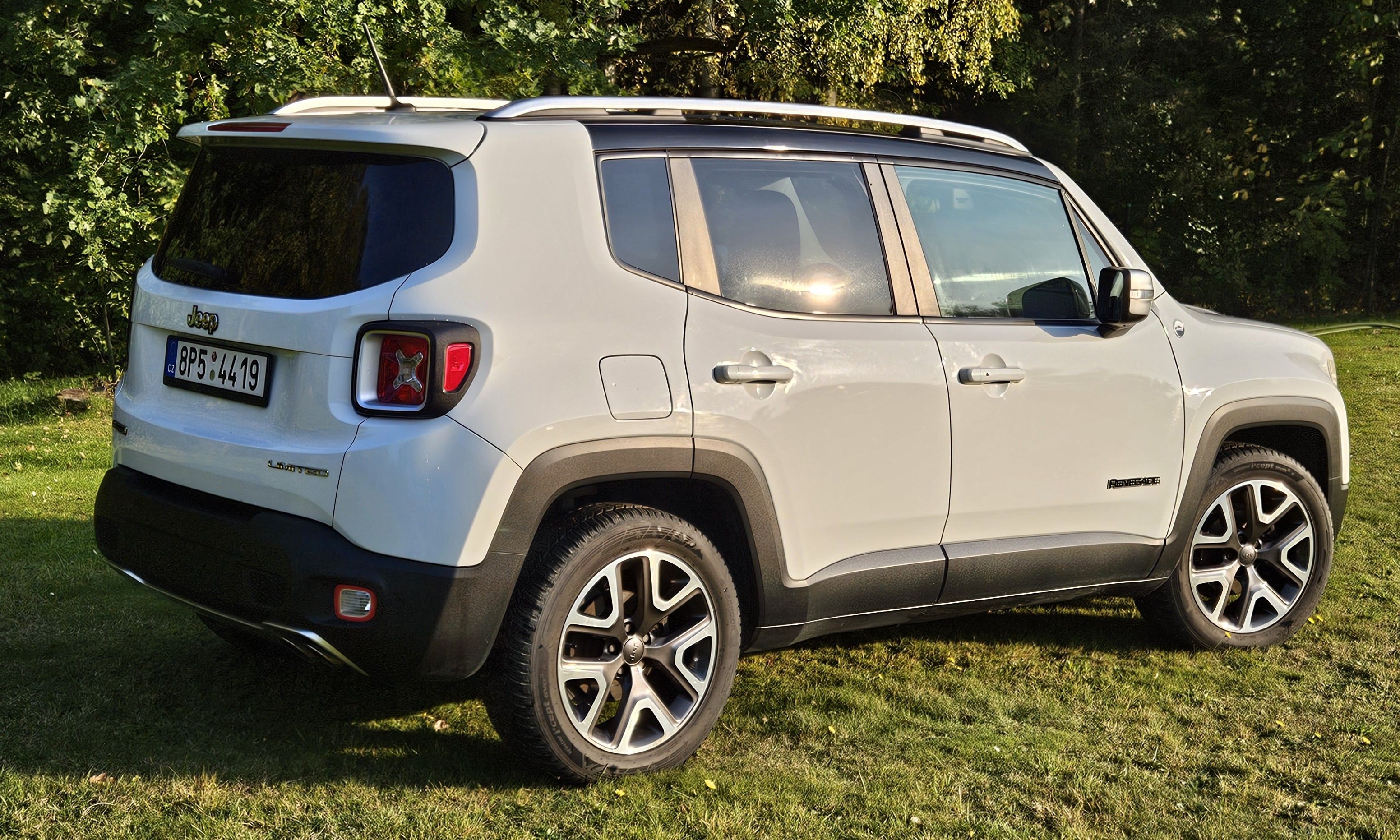 Jeep Renegade, Limited 1.6 MultiJet 88 kW - fotka 2