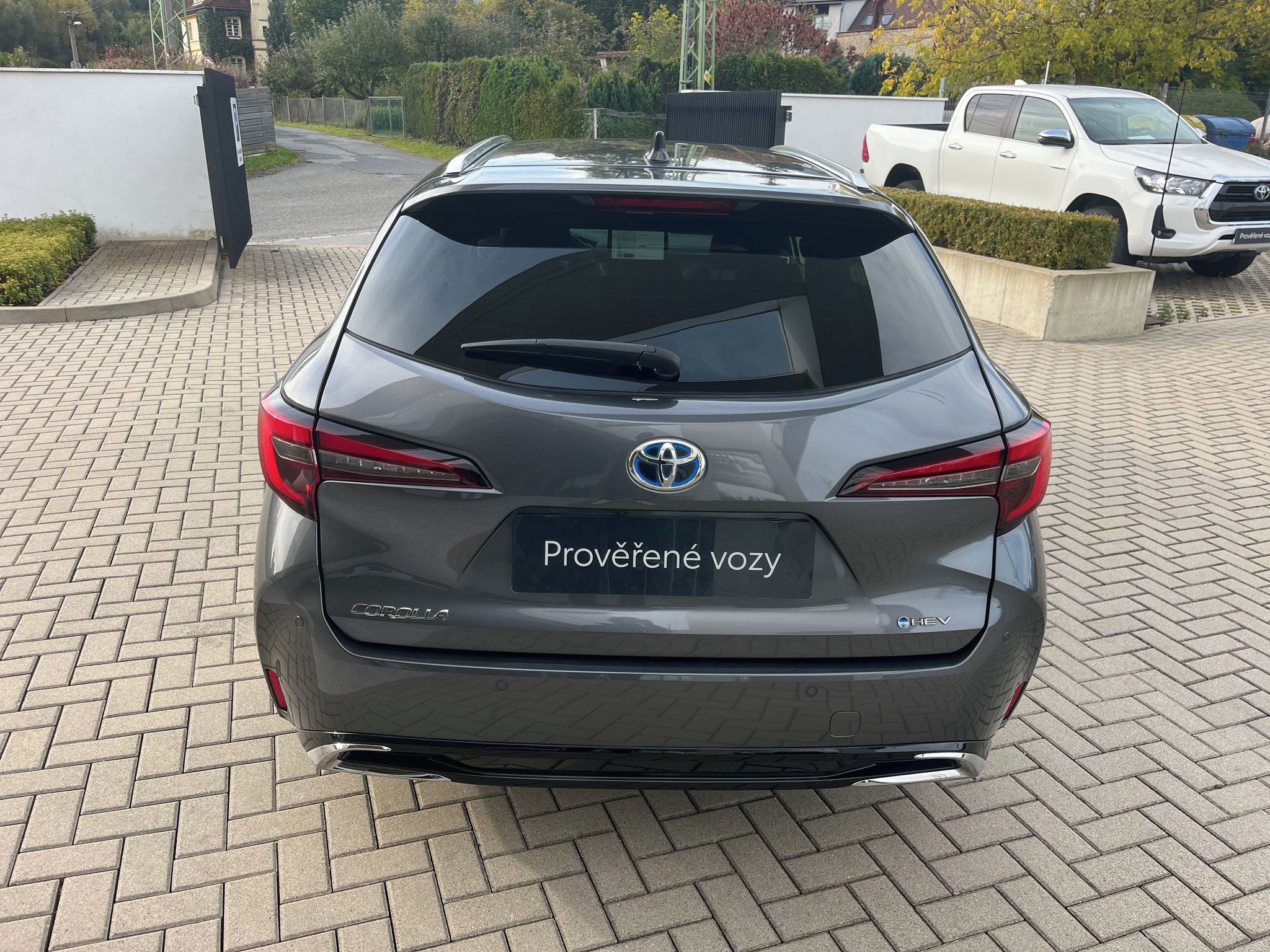 Toyota Corolla, 1.8 Hybrid e-CVT Style TS - fotka 5