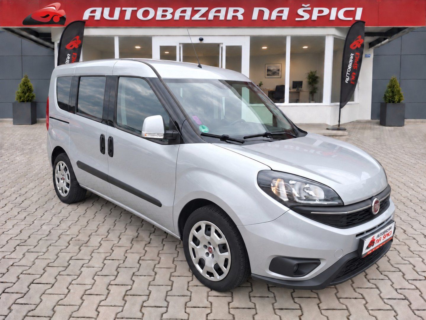 Fiat Dobló, 1.6M-JET 77kW -1.MAJ.-DPH - fotka 2