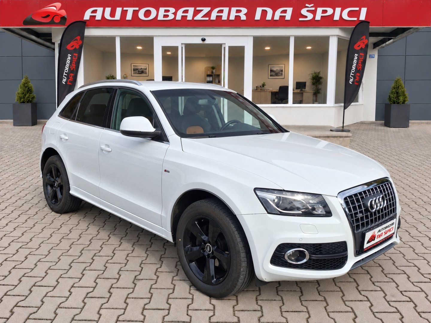 Audi Q5, 2.0TDI 125kW S-LINE QUATTRO - fotka 2
