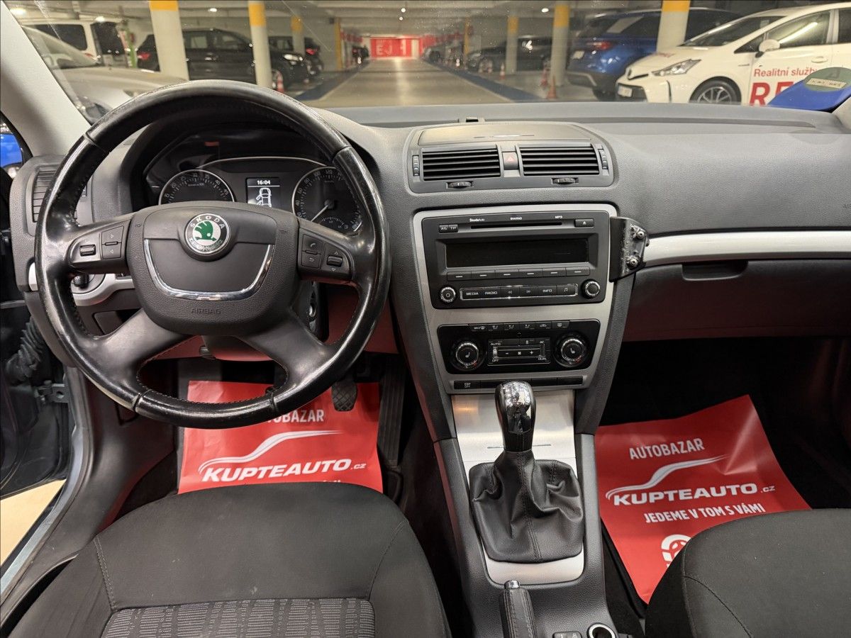 Škoda Octavia, 2,0 TDI - TOP STAV ! - fotka 6