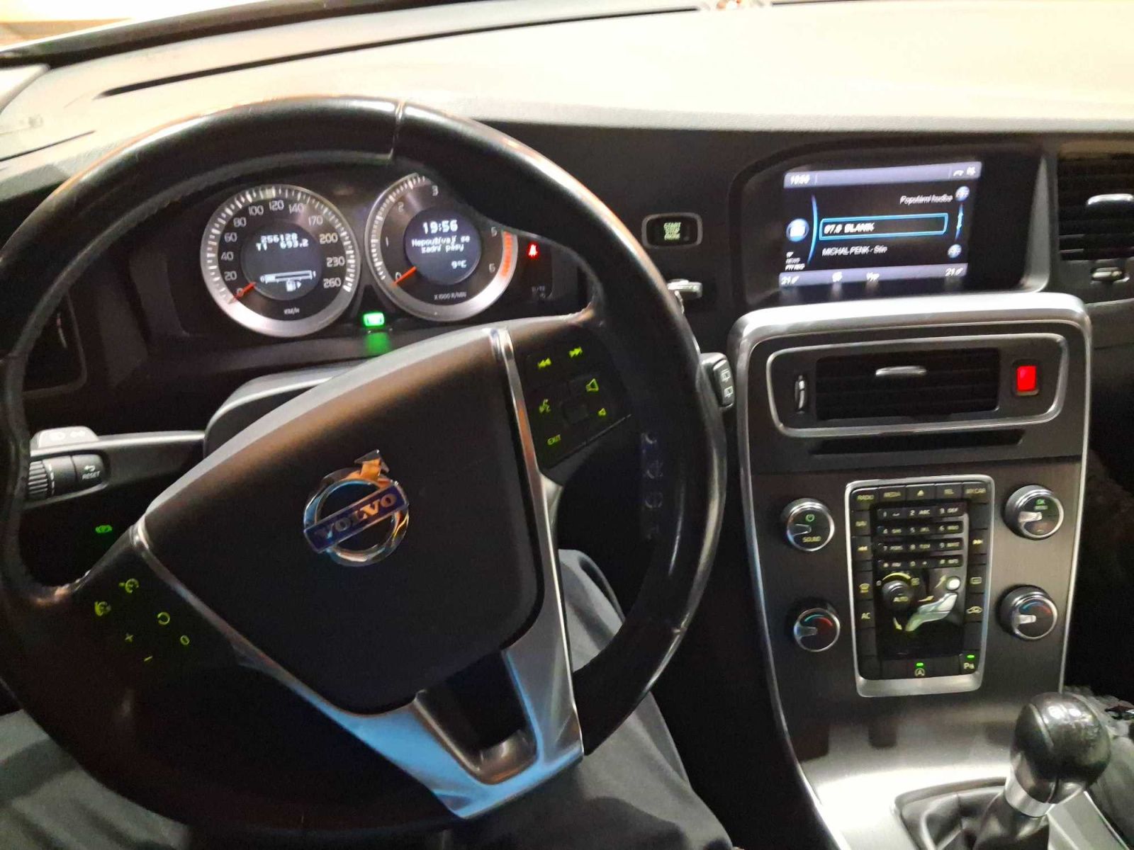 Volvo V60, D2, Navi, Kožené sedačky - fotka 3