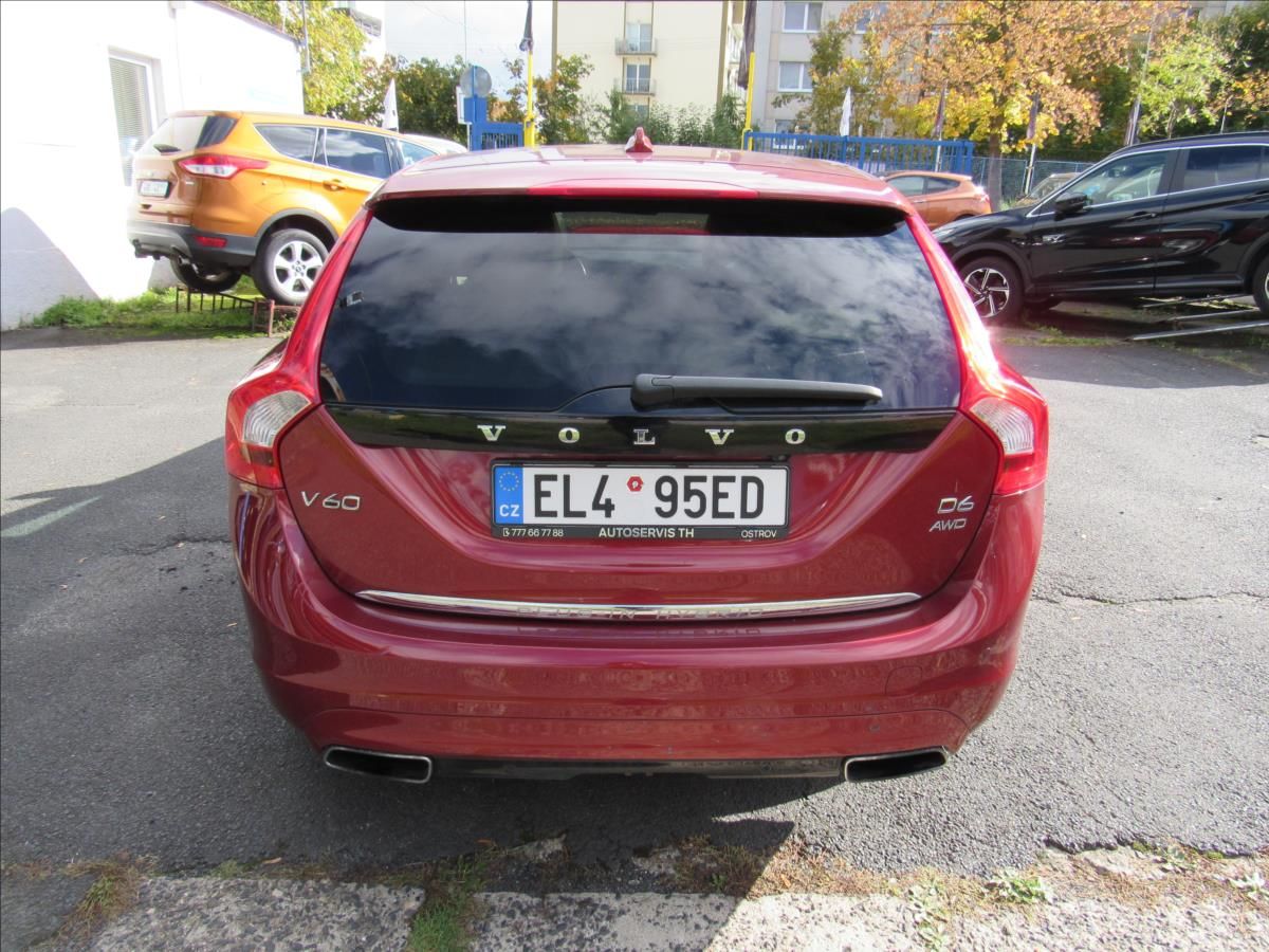 Volvo V60, 2,4 D6 AWD Plug-in Hybrid - fotka 5