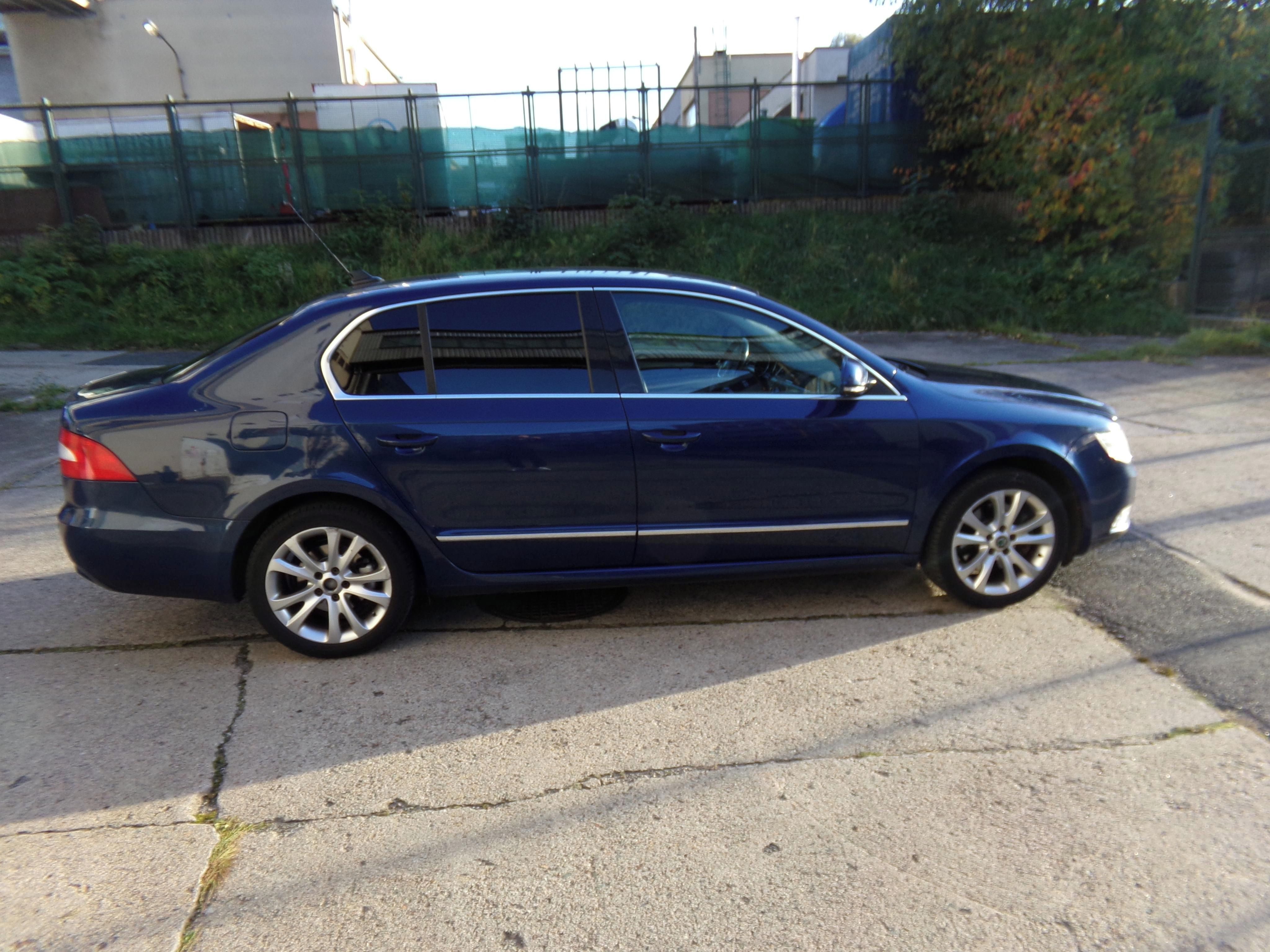 Škoda Superb, 2.0TDI ELEGANCE - fotka 4