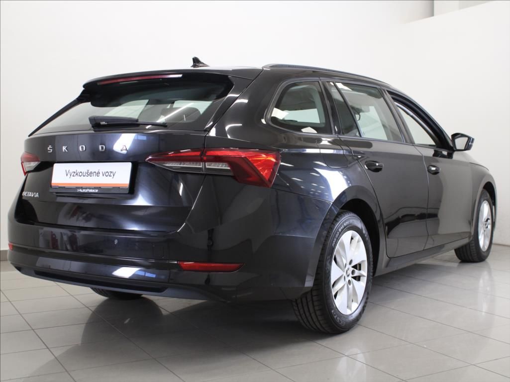 Škoda Octavia, 2,0 TDi DSG Ambi. 104tkm.ČR - fotka 3