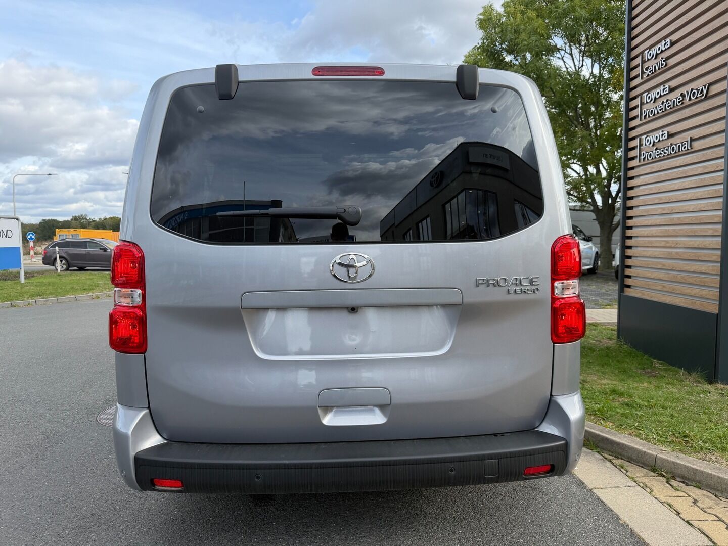 Toyota Proace Verso, L2 2.2D 8AT Family Executive - fotka 5