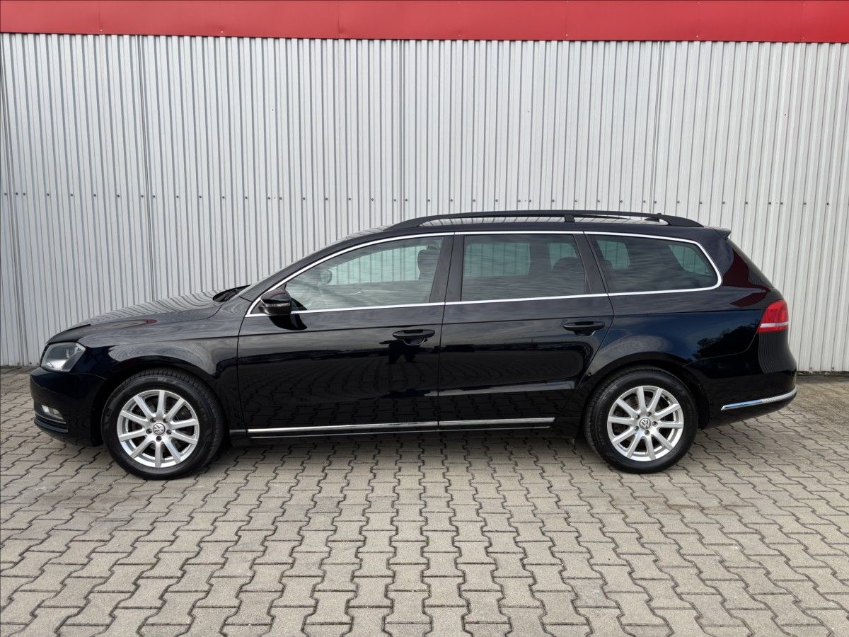 Volkswagen Passat, Var. 2.0 TDi Comfortline - fotka 5