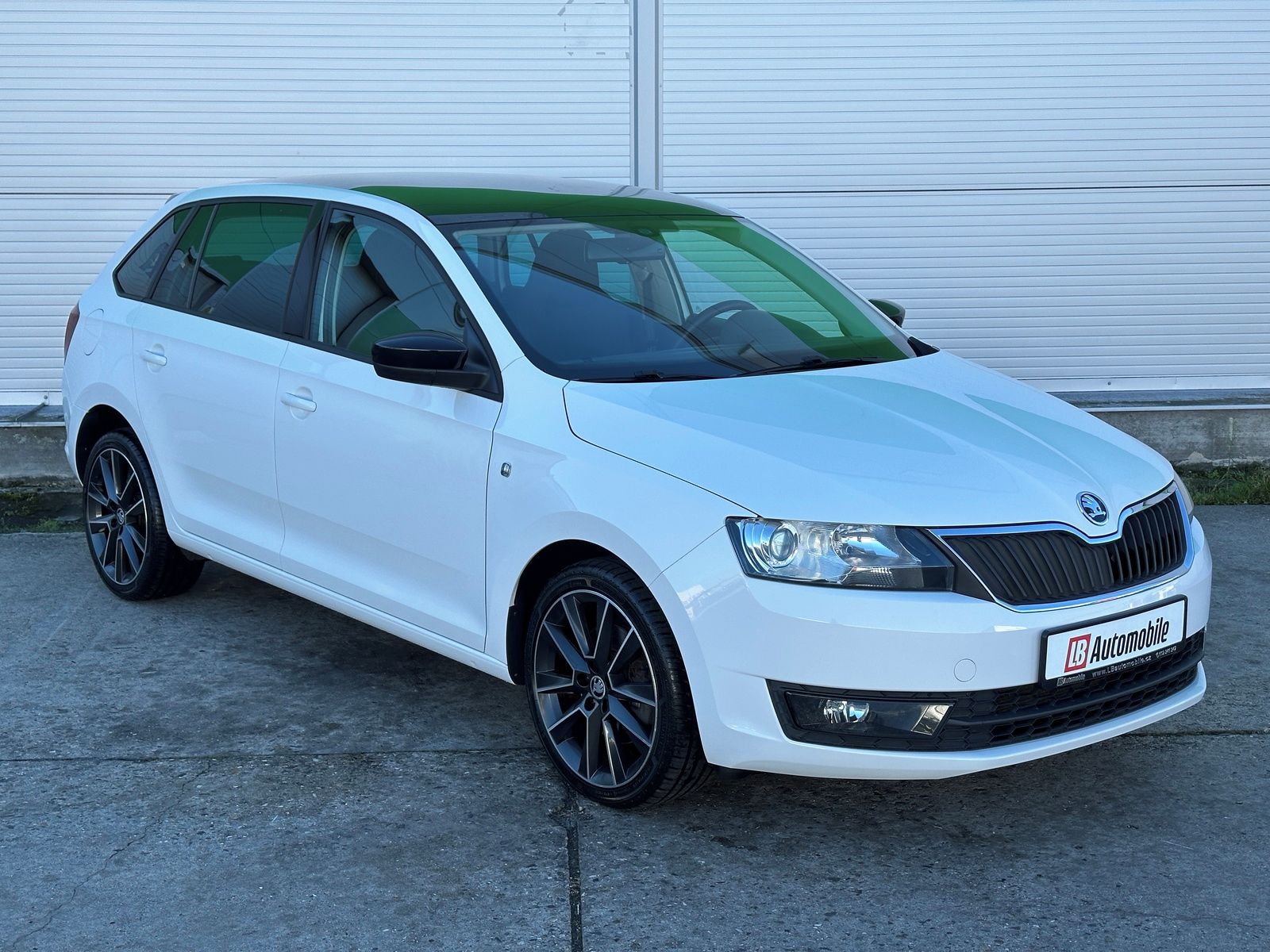 Škoda Rapid, 1.4TSi DSG PANORAMA PDC ALU17 - fotka 3