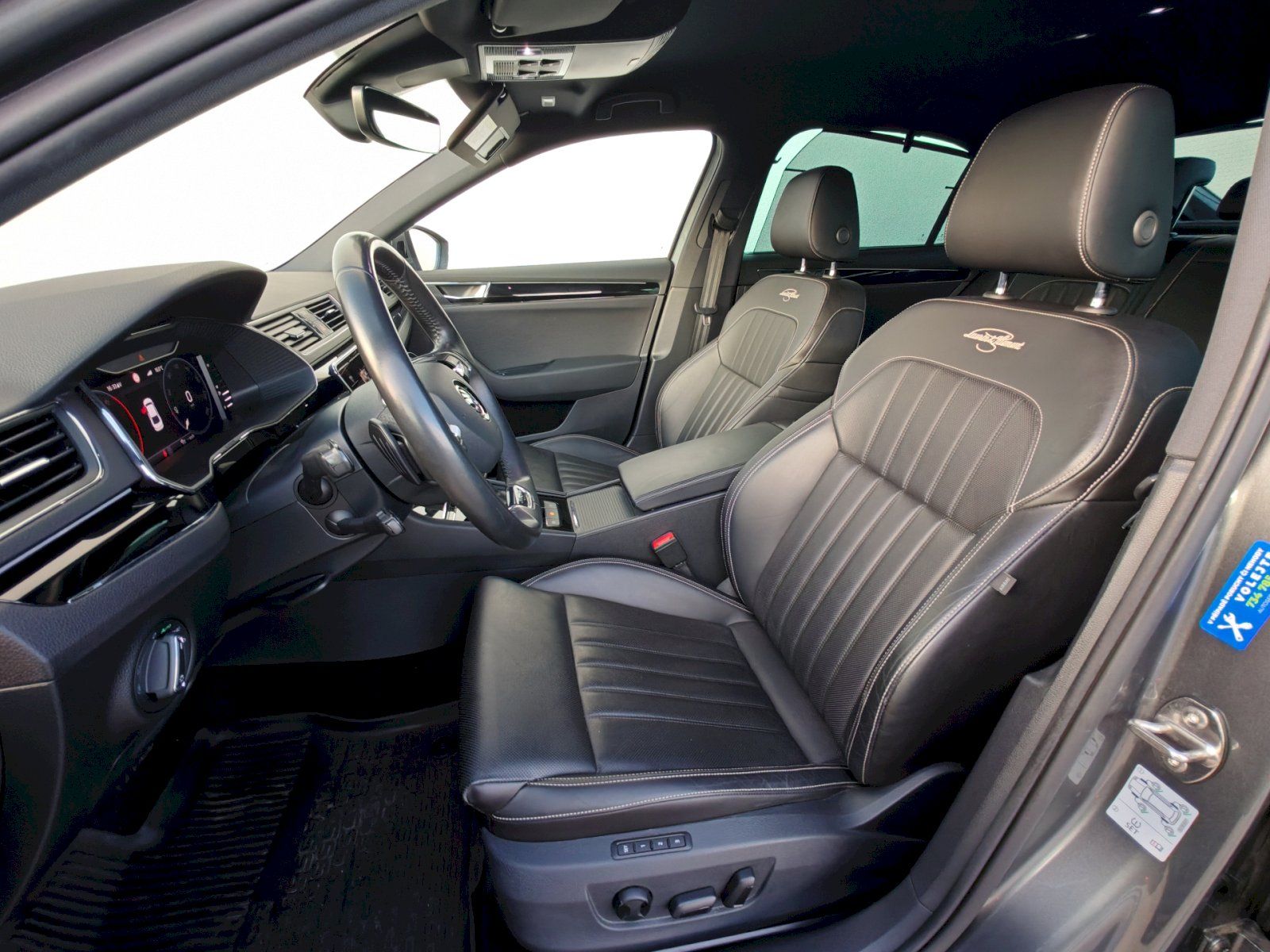 Škoda Superb, 2.0TDi 147kW DSG 4x4 L&K - fotka 6