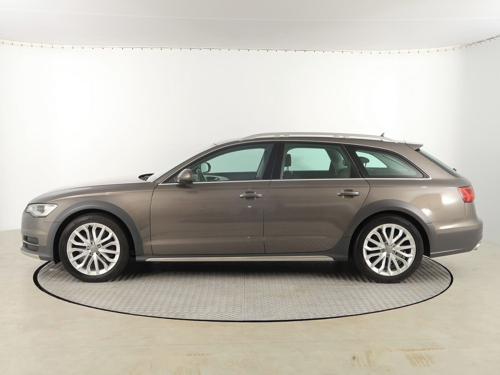 Audi A6 allroad, 3.0 TDI, 4X4, Automat - fotka 3