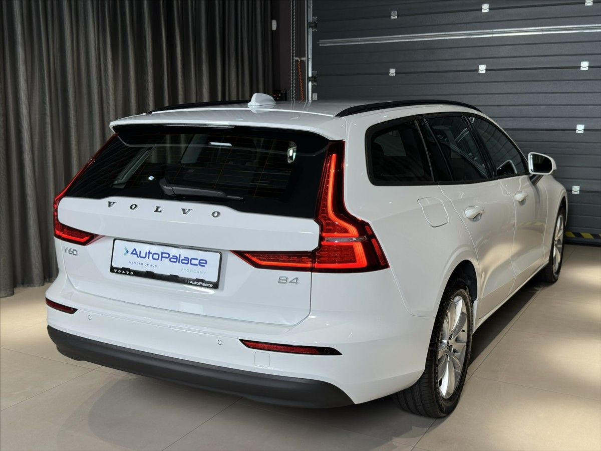 Volvo V60, 2,0 B4  Core - fotka 4