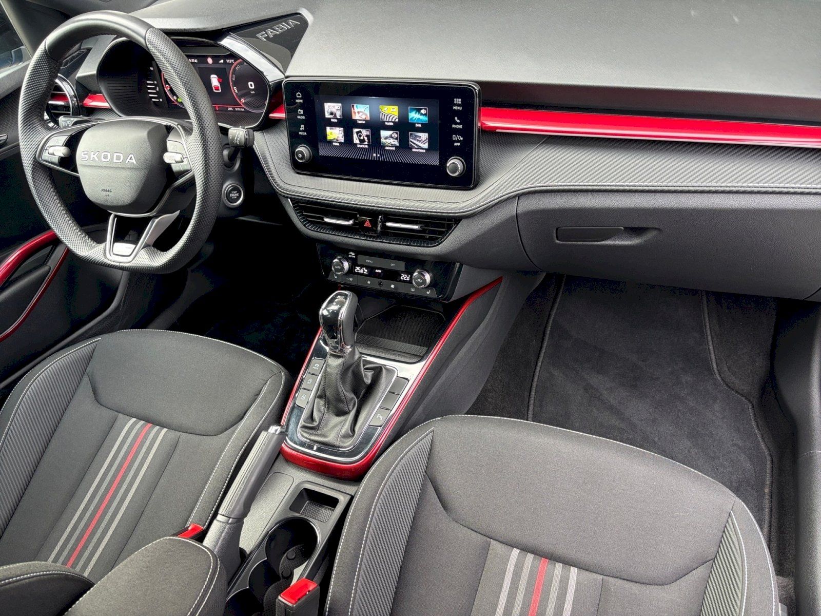 Škoda Fabia, 1.0 TSI / 85 kW Monte Carlo DS - fotka 6