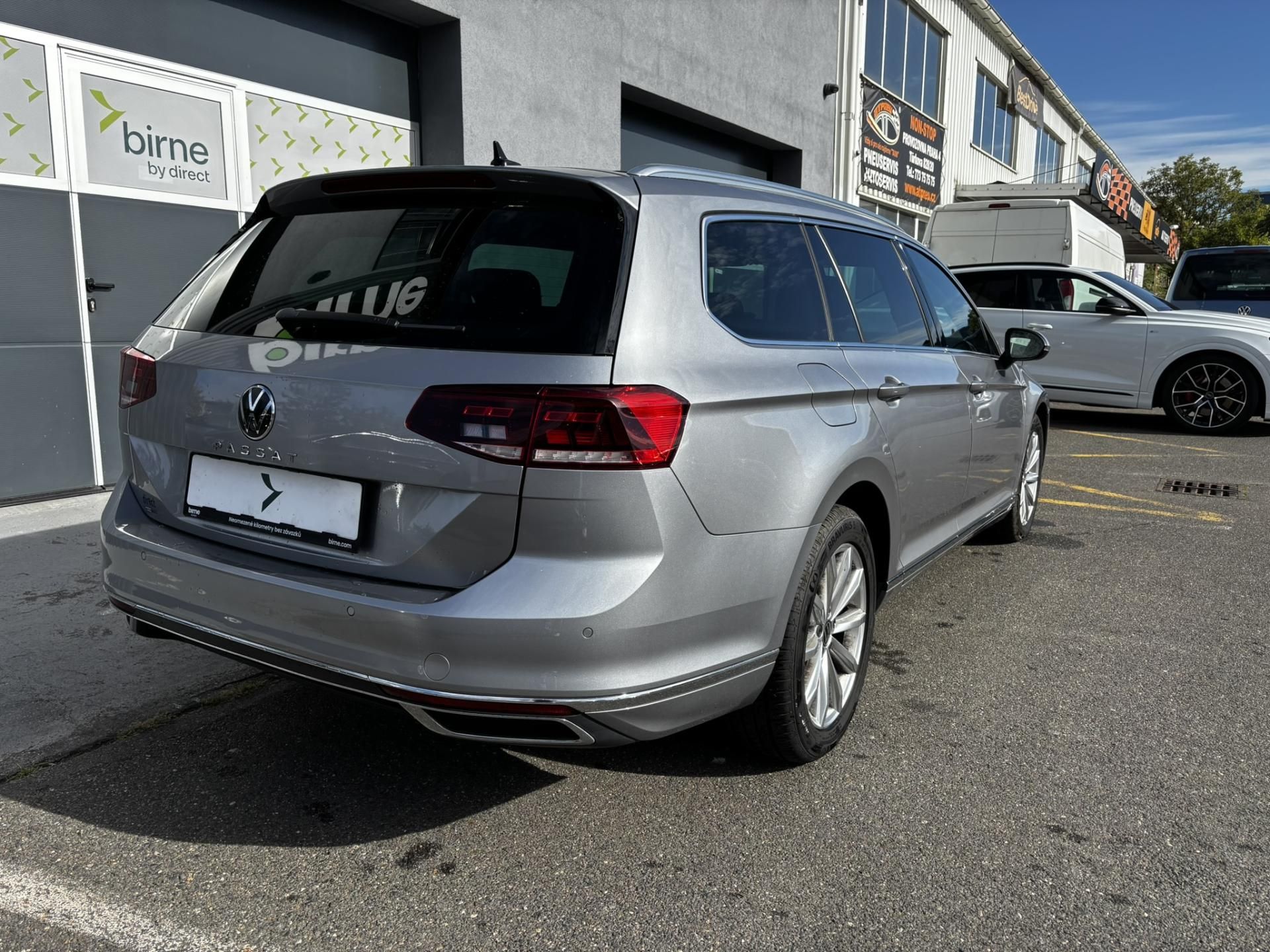 Volkswagen Passat, Variant Elegance 2.0 TDI - fotka 3