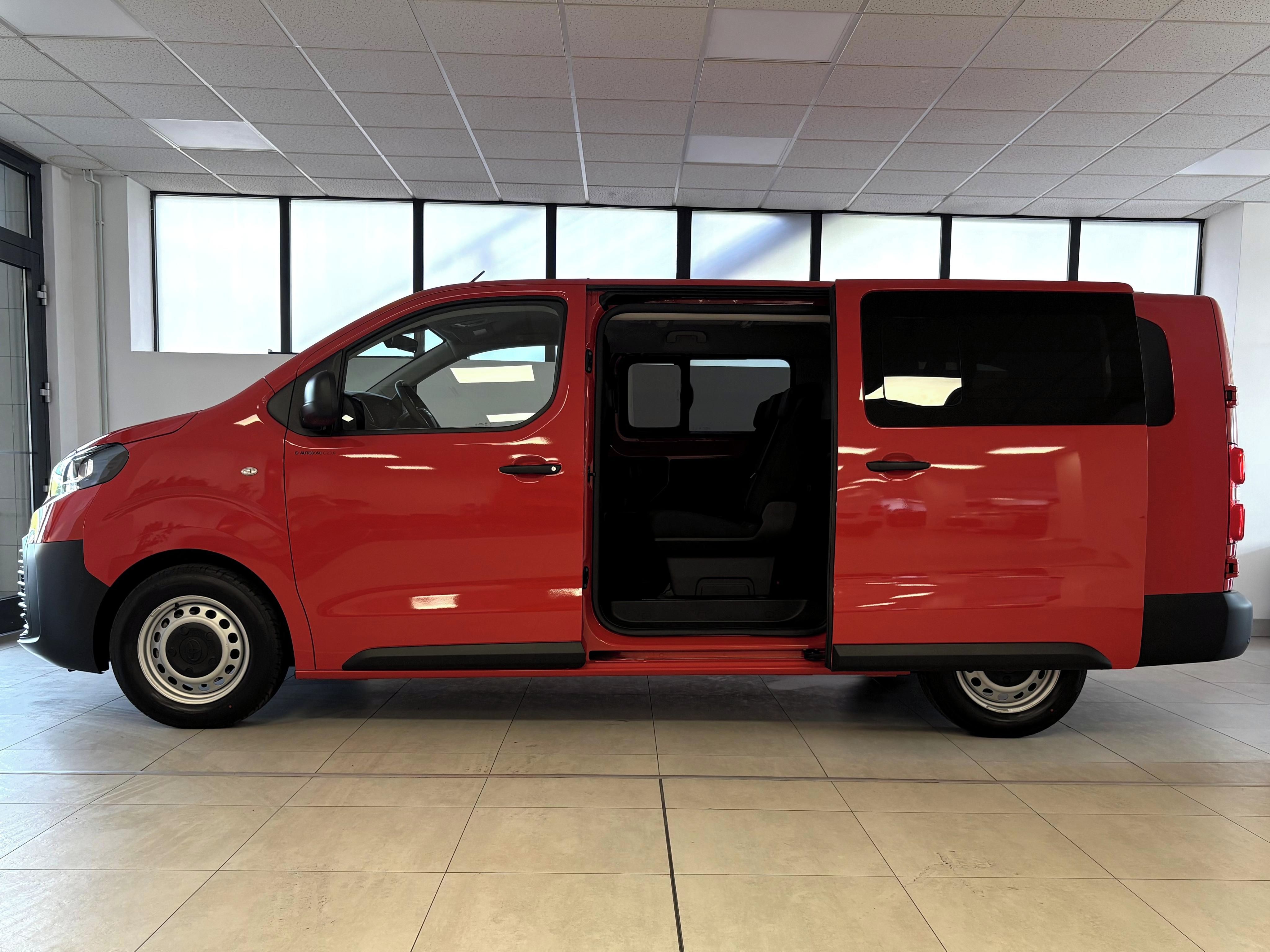 Toyota Proace Verso, Combi, 2.0D, L2, 8S, 6 MT - fotka 4